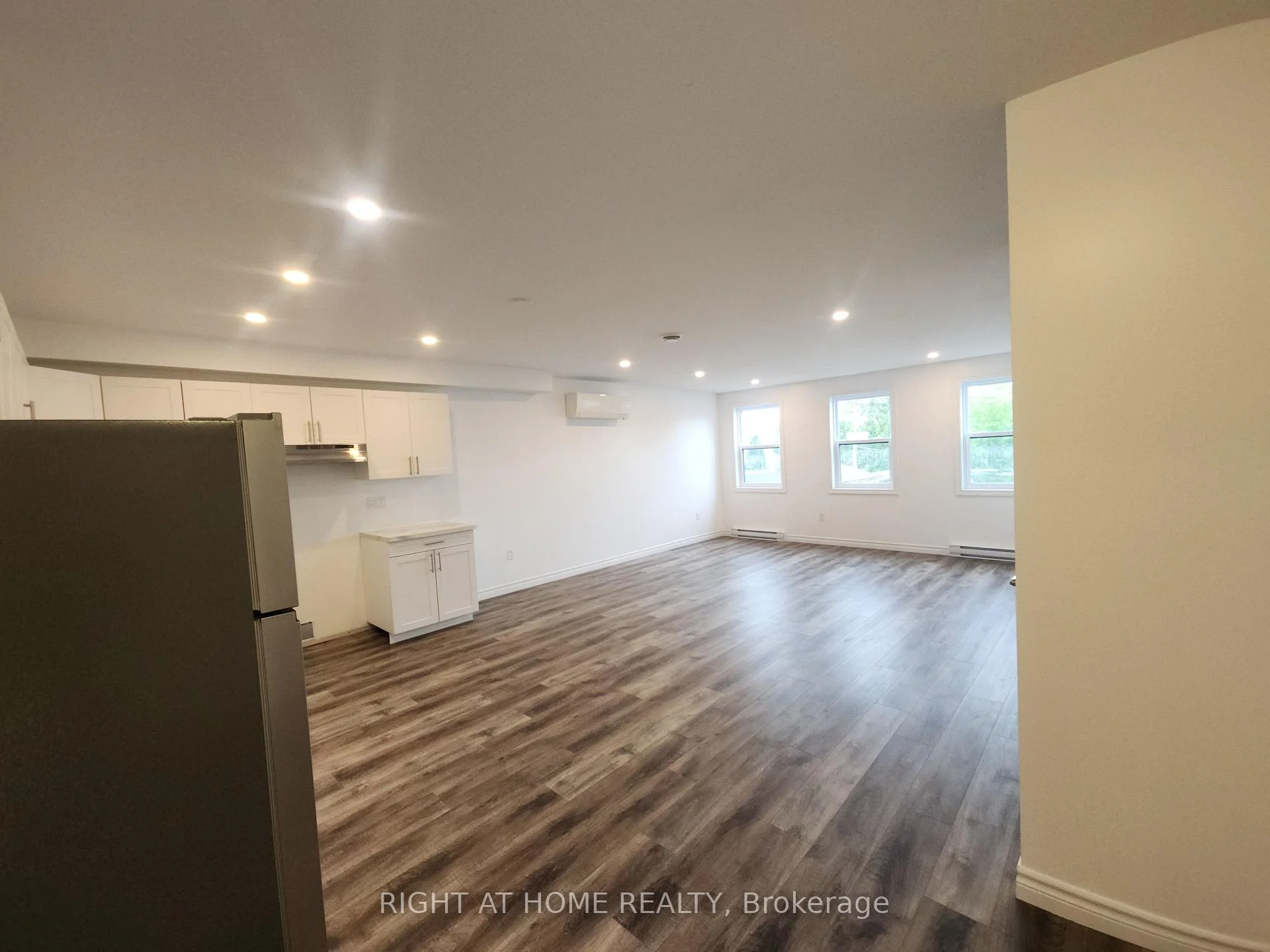 Photo 12 of Unit 202, 9 Queen Street W, Springwater, Elmvale — HOMEH