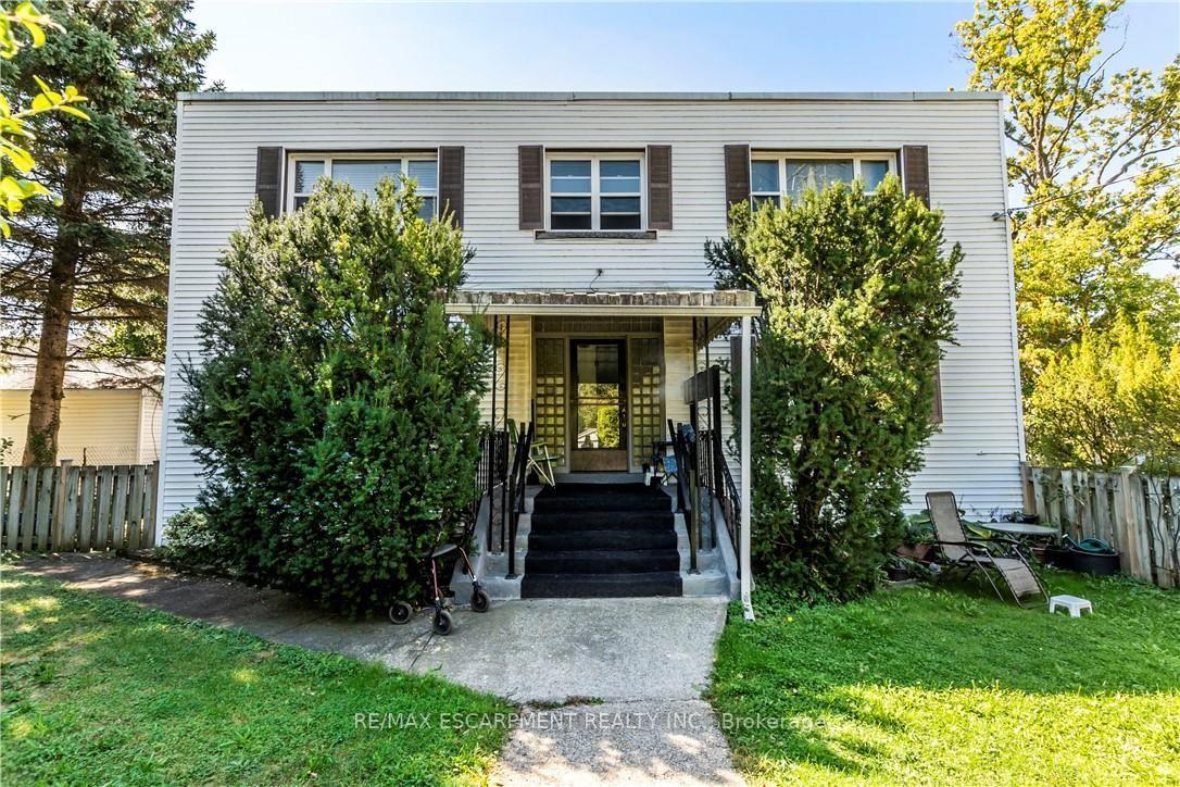 Photo of 13 McMaster Avenue