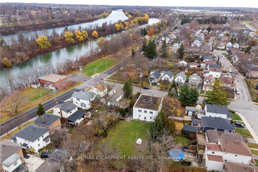 Photo 3 of 13 McMaster Avenue, Welland, Welland Downtown — HOMEH