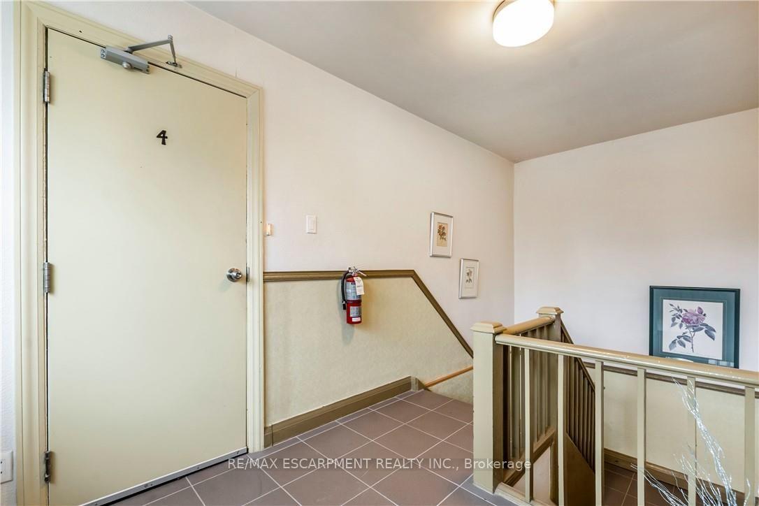 Photo 11 of 13 McMaster Avenue, Welland, Welland Downtown — HOMEH