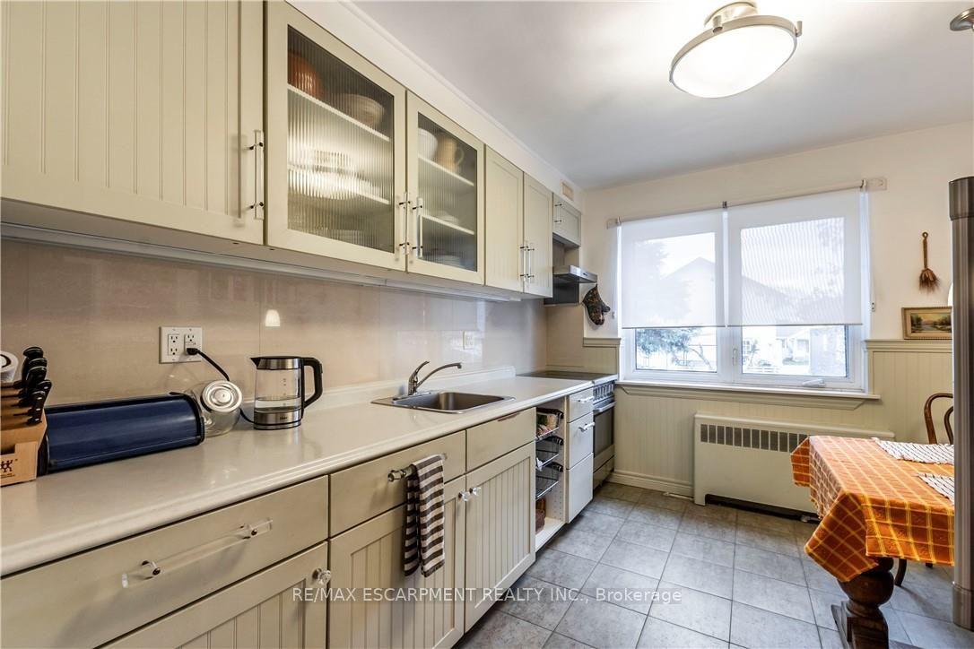 Photo 18 of 13 McMaster Avenue, Welland, Welland Downtown — HOMEH