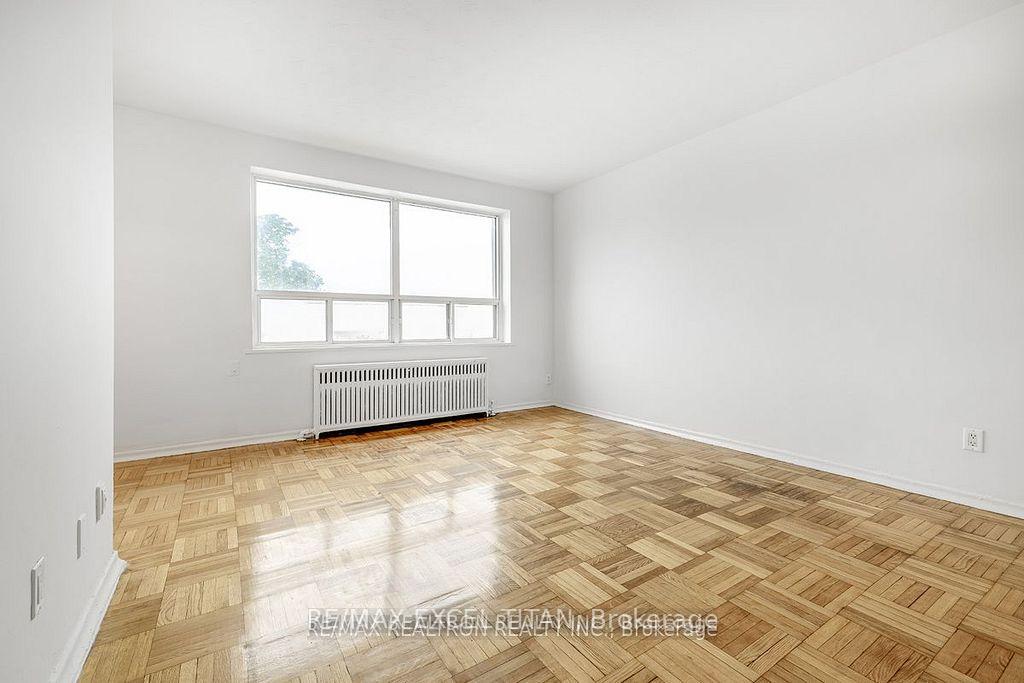 Photo 4 of Unit 306, 156 Kingston Road, Toronto, Woodbine Corridor — HOMEH