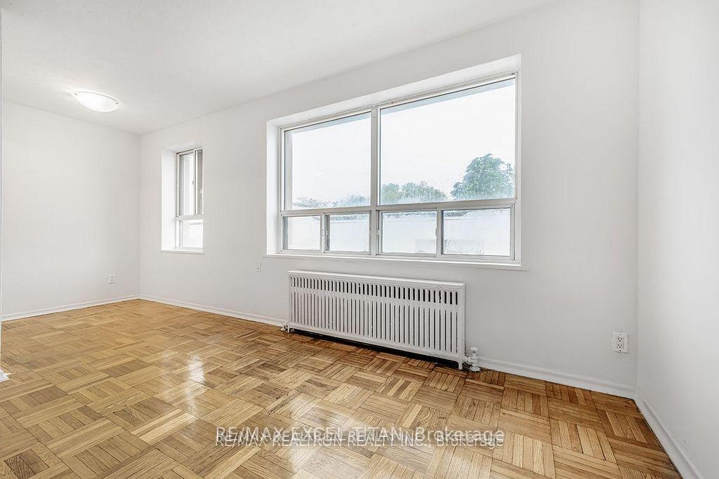 Photo 5 of Unit 306, 156 Kingston Road, Toronto, Woodbine Corridor — HOMEH