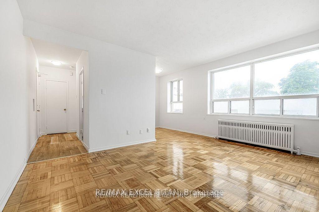 Photo 8 of Unit 306, 156 Kingston Road, Toronto, Woodbine Corridor — HOMEH