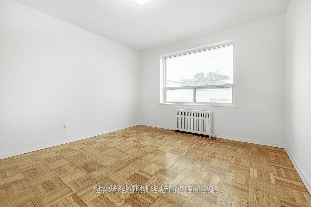 Photo 11 of Unit 306, 156 Kingston Road, Toronto, Woodbine Corridor — HOMEH
