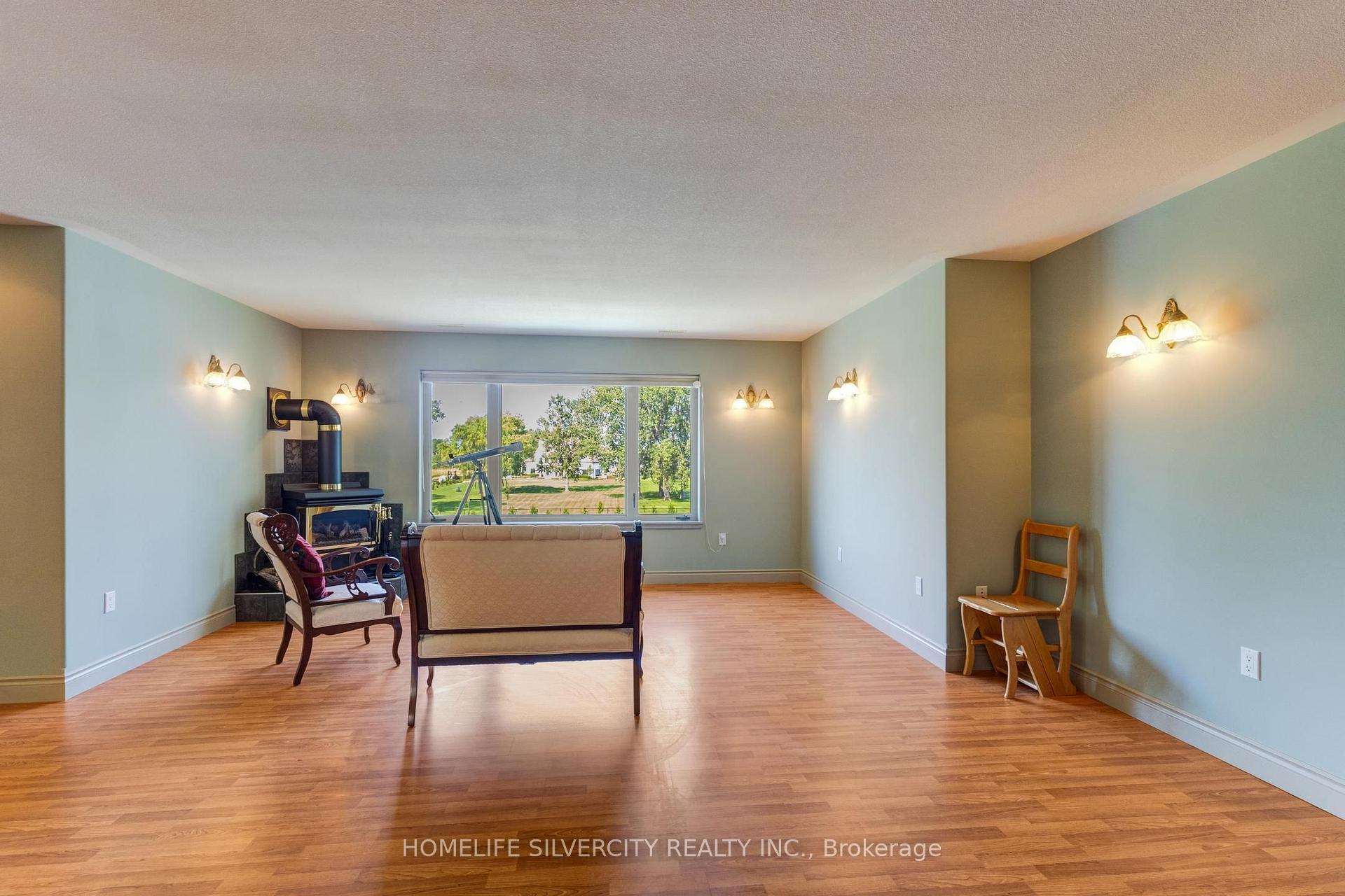 Photo 14 of 21000 Admiral Drive, Lakeshore — HOMEH