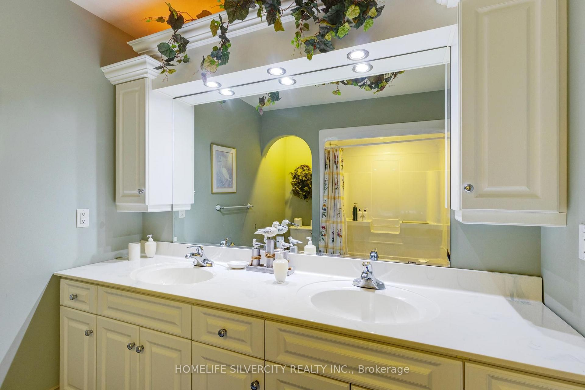 Photo 15 of 21000 Admiral Drive, Lakeshore — HOMEH