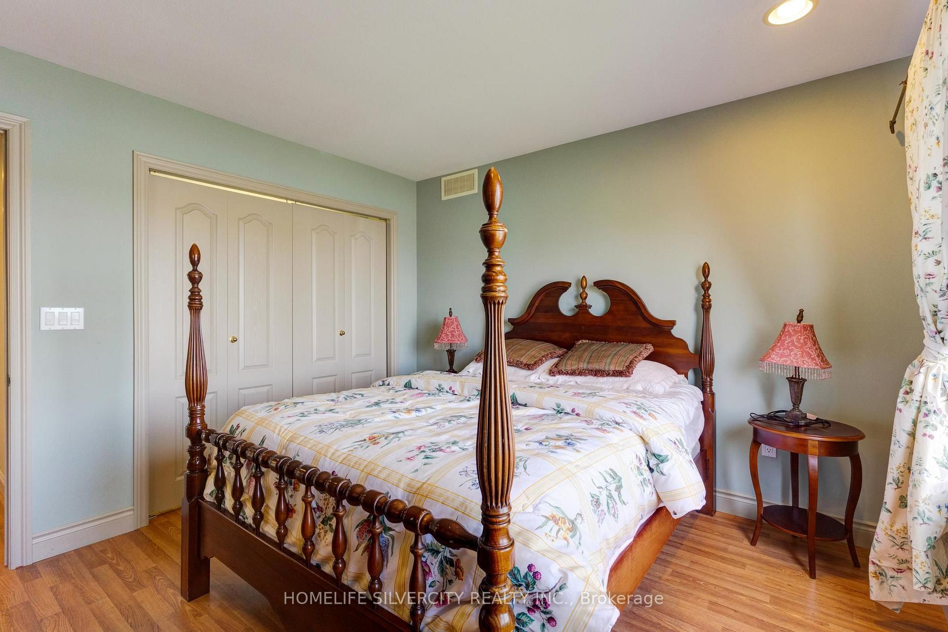 Photo 17 of 21000 Admiral Drive, Lakeshore — HOMEH