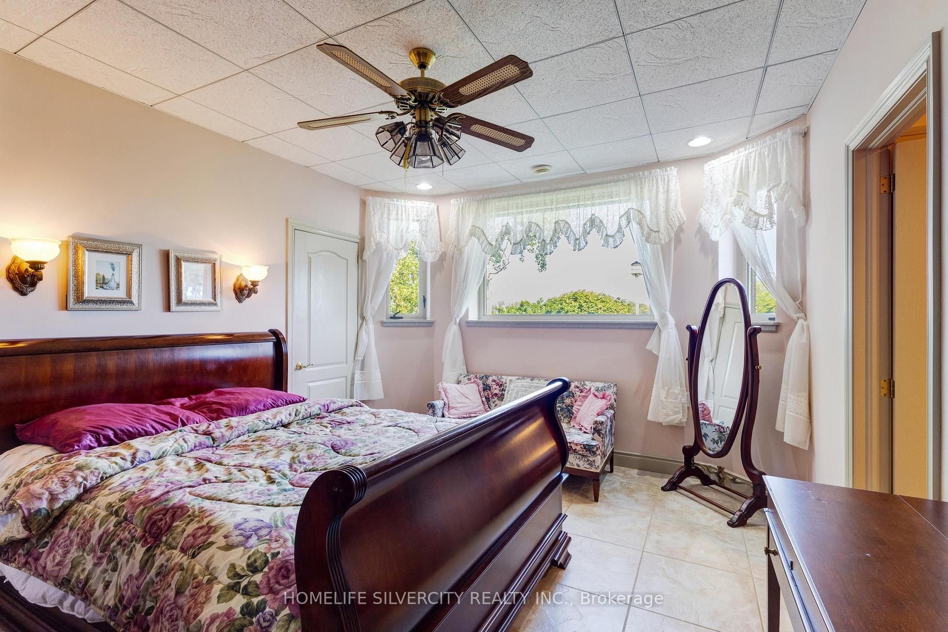 Photo 27 of 21000 Admiral Drive, Lakeshore — HOMEH