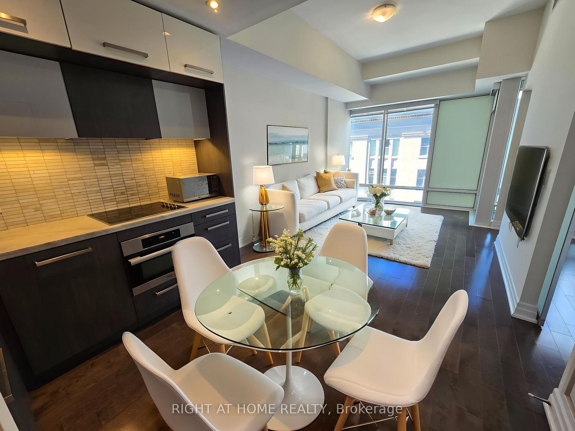 Photo 5 of Unit 705, 8 The Esplanade, Toronto, Waterfront Communities — HOMEH
