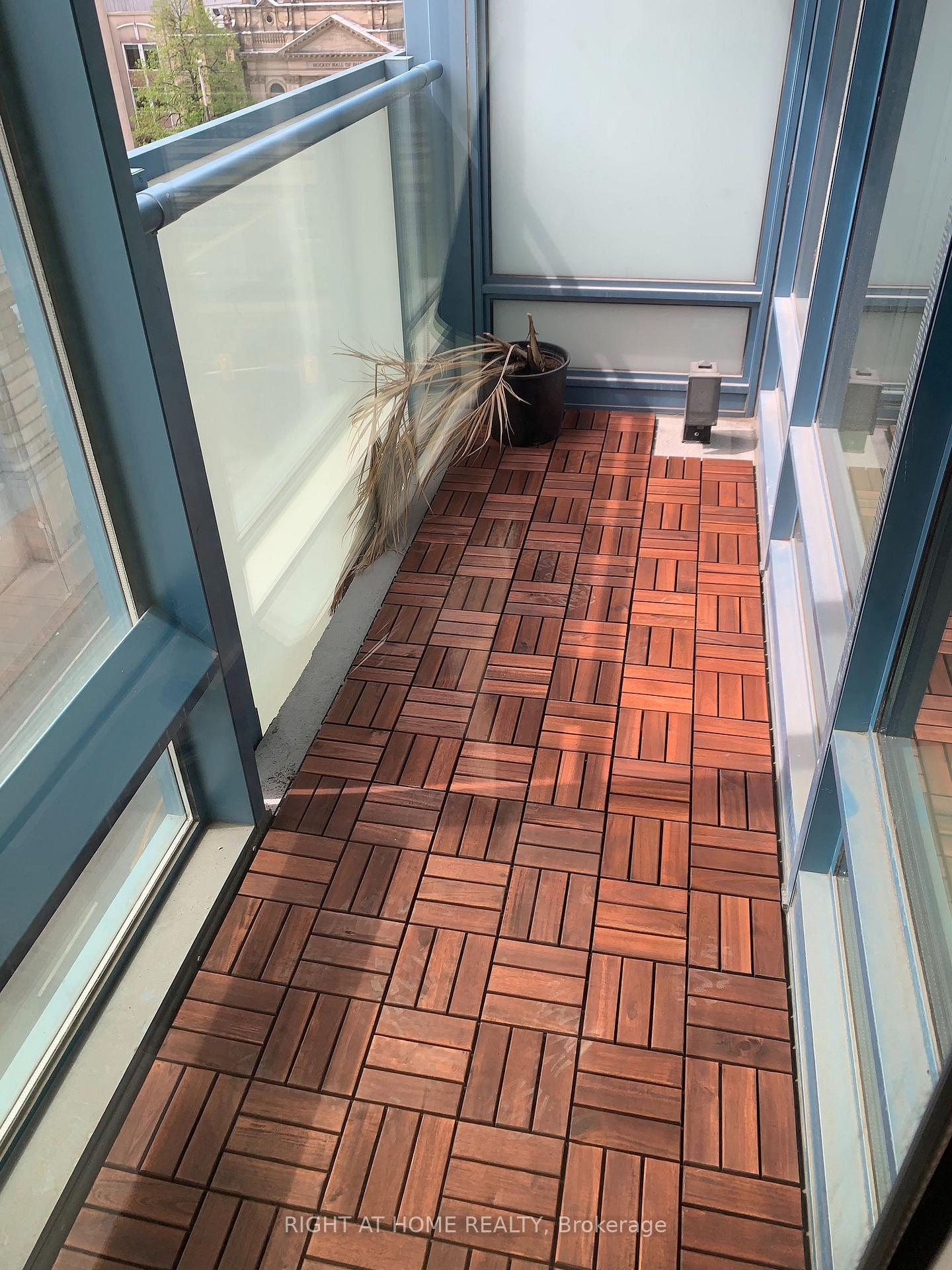 Photo 11 of Unit 705, 8 The Esplanade, Toronto, Waterfront Communities — HOMEH