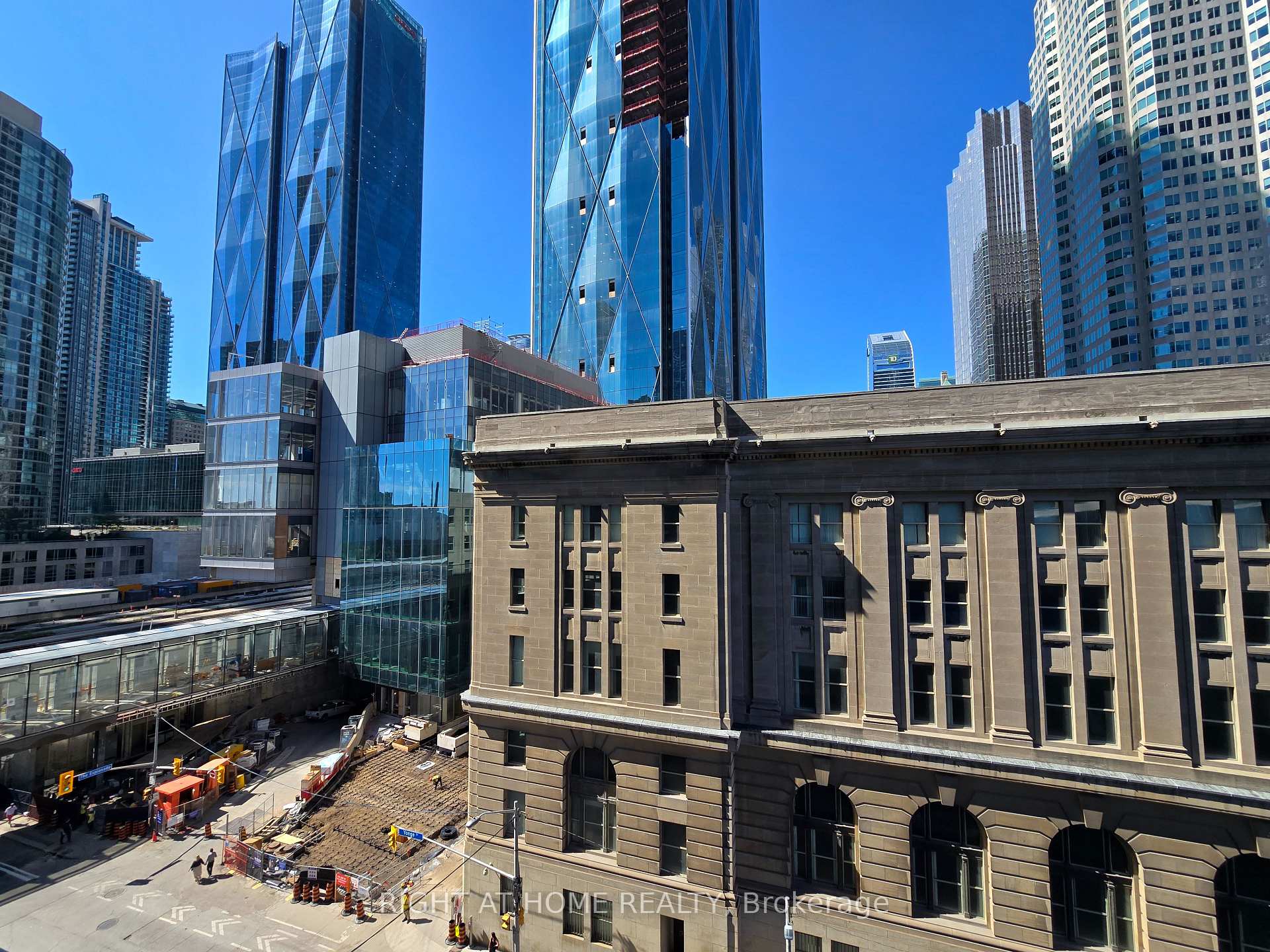 Photo 12 of Unit 705, 8 The Esplanade, Toronto, Waterfront Communities — HOMEH