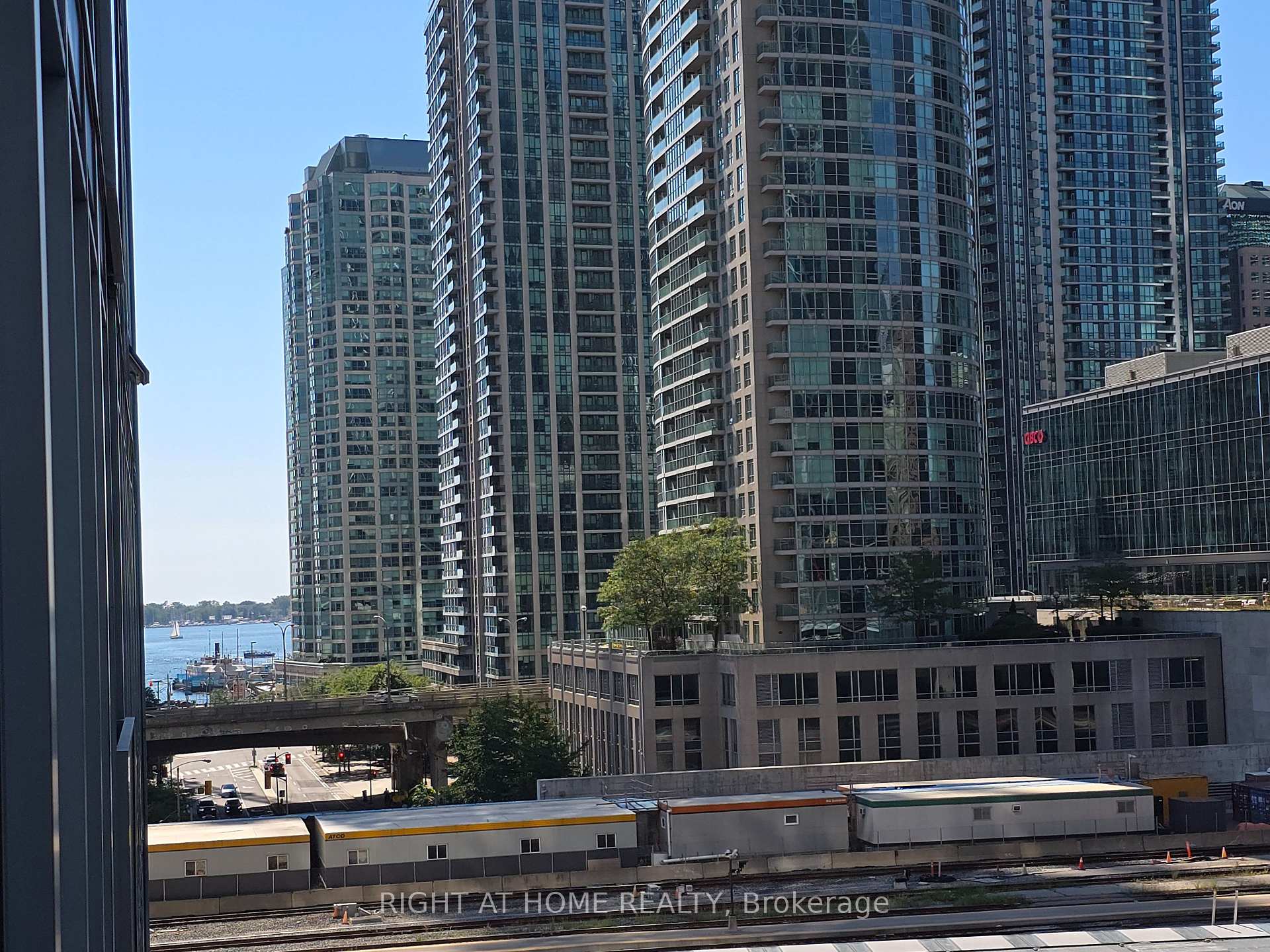 Photo 13 of Unit 705, 8 The Esplanade, Toronto, Waterfront Communities — HOMEH
