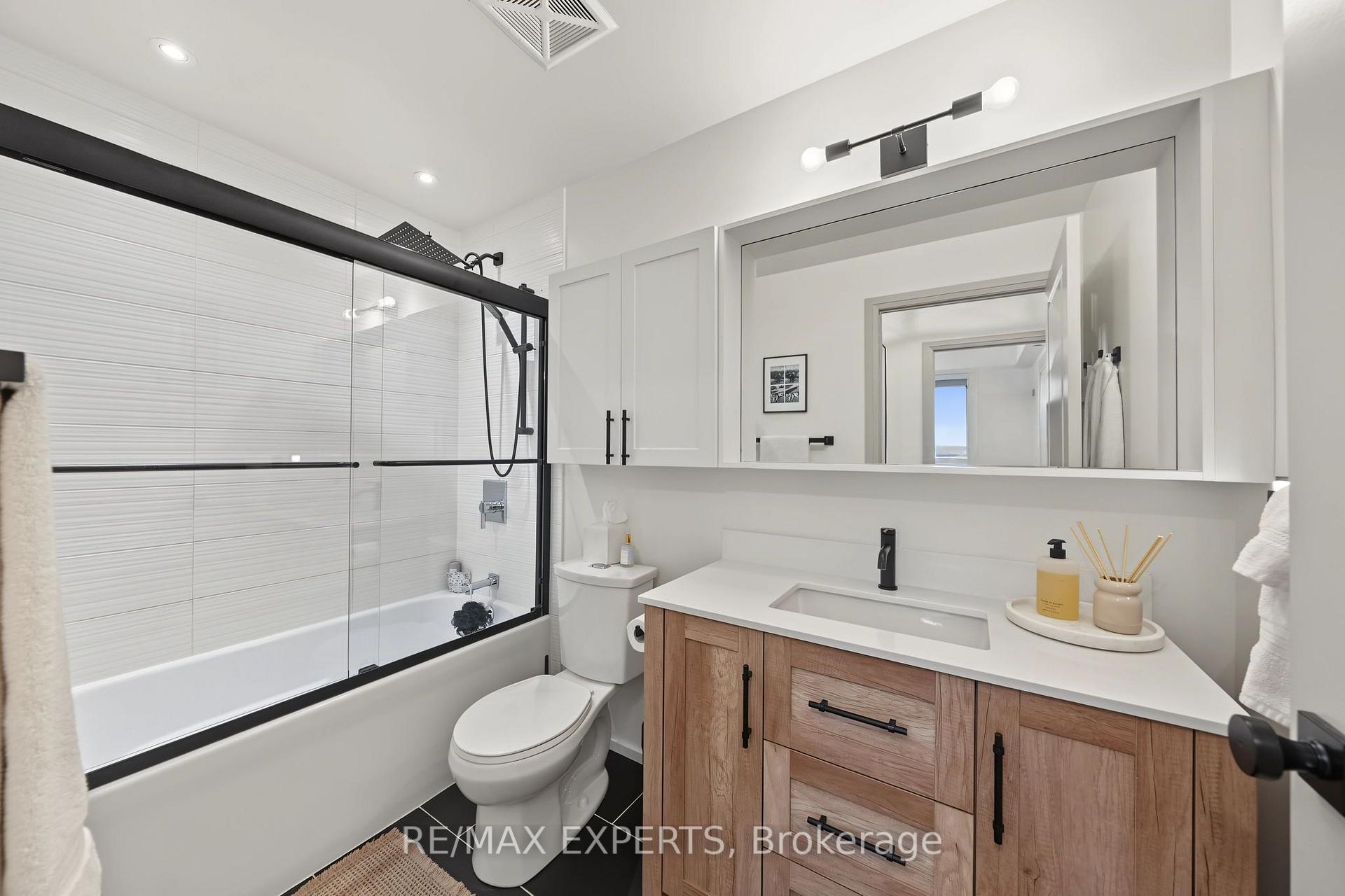 Photo 15 of Unit 707, 3700 Highway 7 Road, Vaughan, Vaughan Corporate Centre — HOMEH