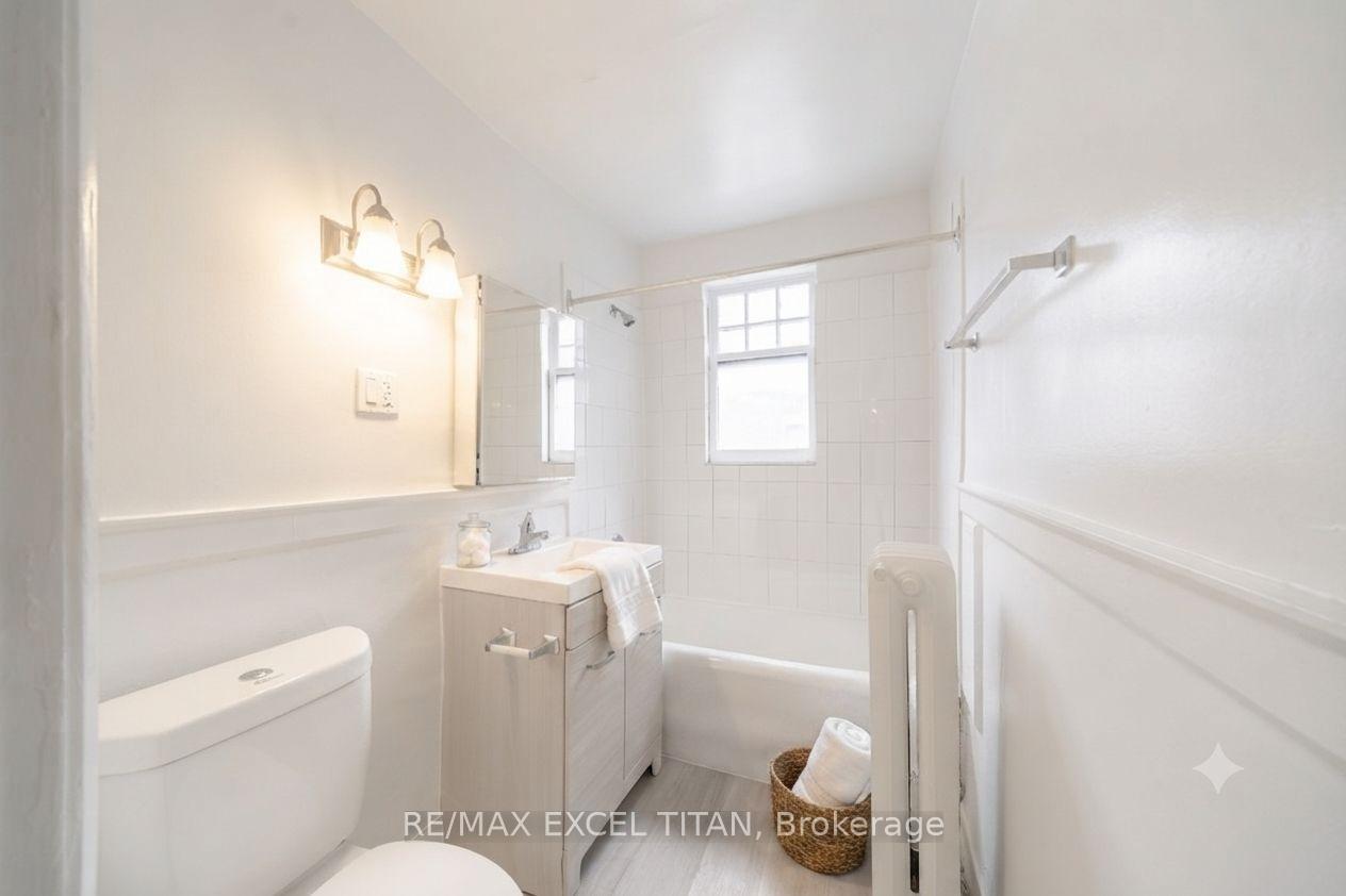 Photo 8 of Unit 75, 12 Kingston Road, Toronto, Woodbine Corridor — HOMEH