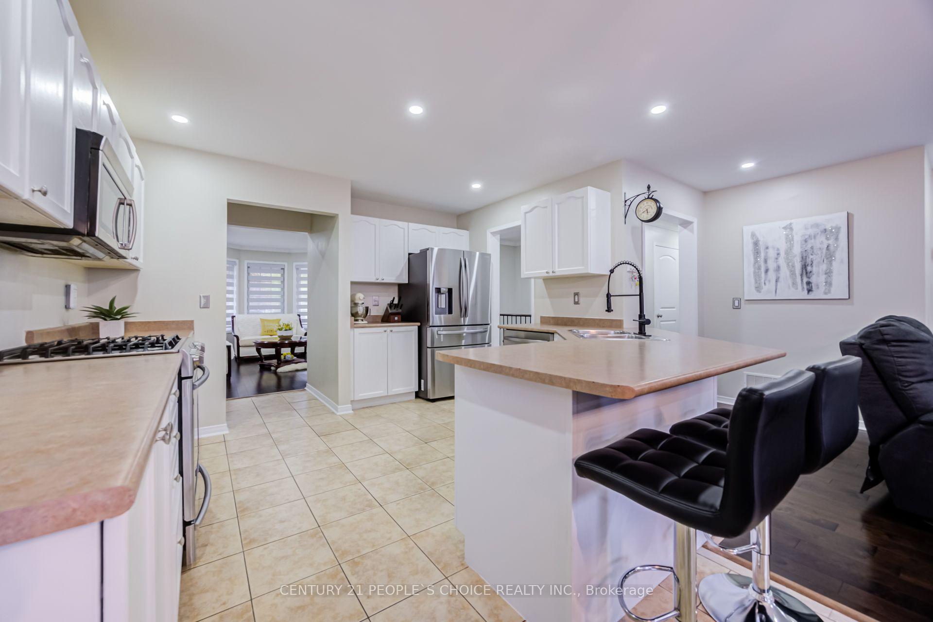 Photo 11 of 43 Jennings Drive, Clarington, Bowmanville — HOMEH