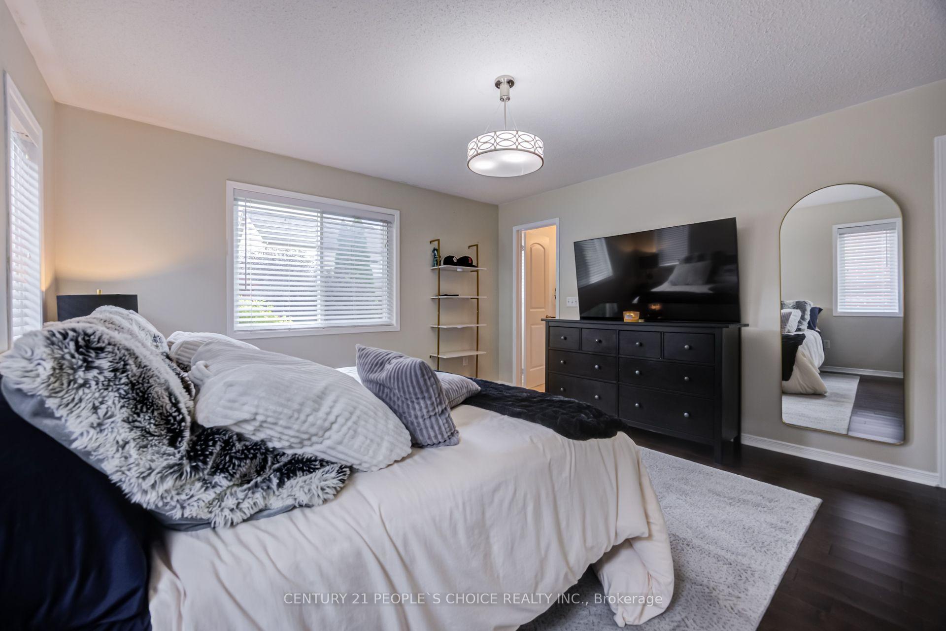 Photo 20 of 43 Jennings Drive, Clarington, Bowmanville — HOMEH