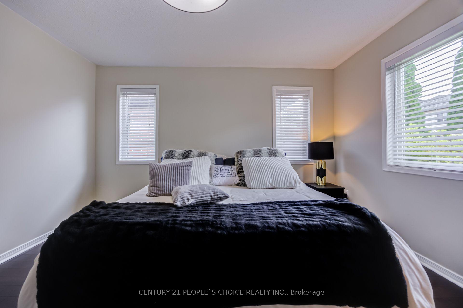 Photo 23 of 43 Jennings Drive, Clarington, Bowmanville — HOMEH