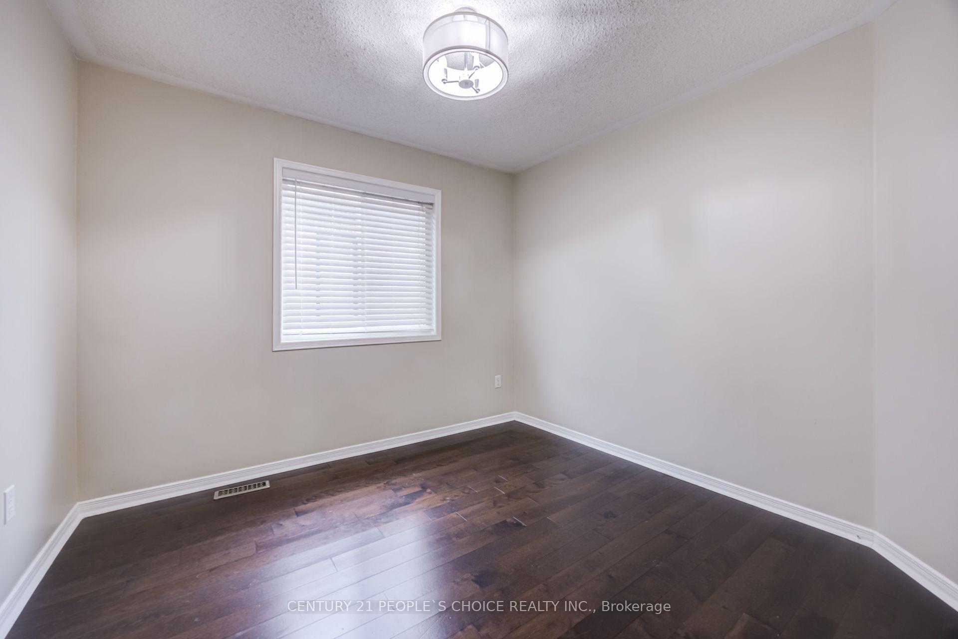 Photo 27 of 43 Jennings Drive, Clarington, Bowmanville — HOMEH