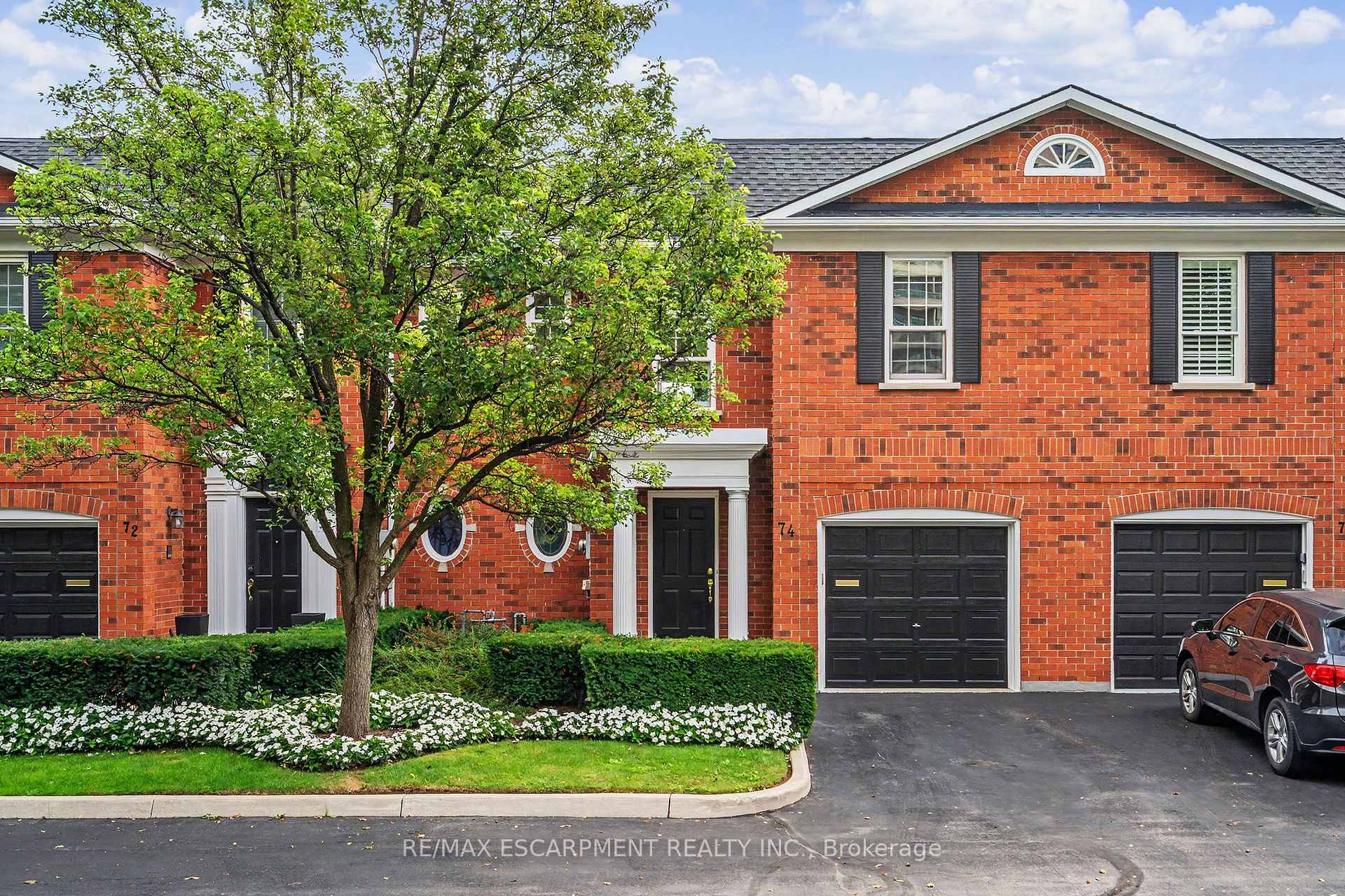 Front of 74 Fairwood Place W