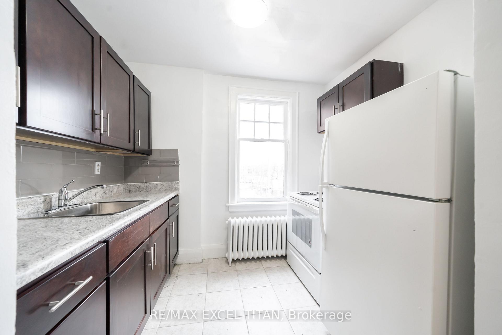 Photo 7 of Unit 84, 10 Kingston Road, Toronto, Woodbine Corridor — HOMEH