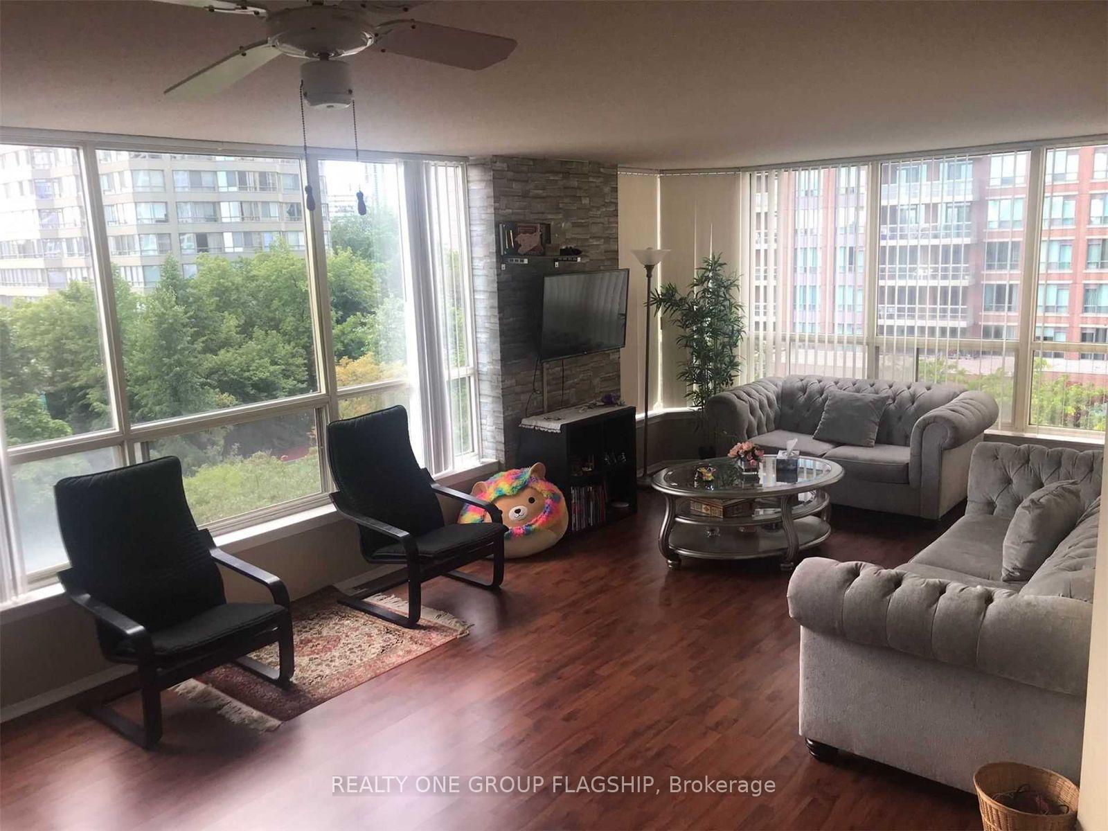 Photo 2 of Unit 604, 55 Elm Drive, Mississauga, City Centre — HOMEH