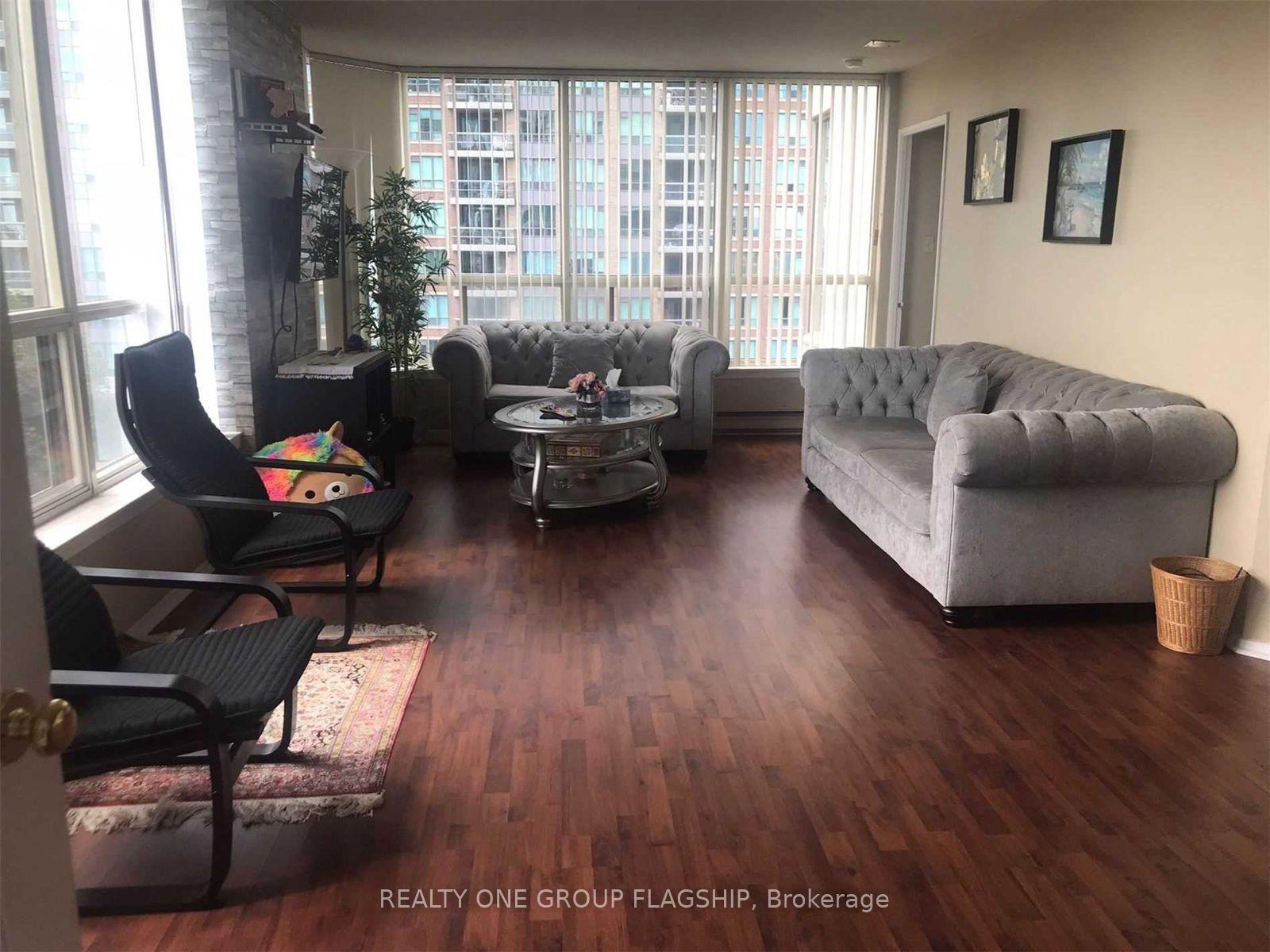 Photo 3 of Unit 604, 55 Elm Drive, Mississauga, City Centre — HOMEH