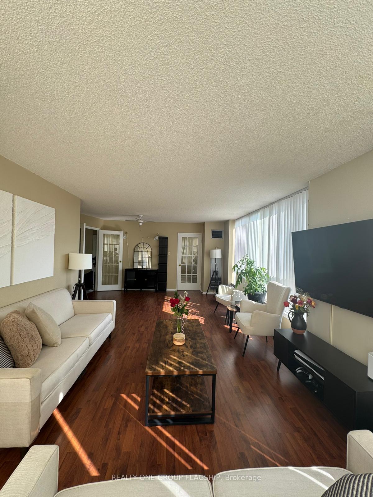 Photo 10 of Unit 604, 55 Elm Drive, Mississauga, City Centre — HOMEH