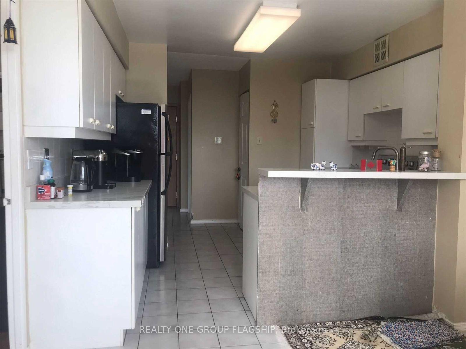 Photo 12 of Unit 604, 55 Elm Drive, Mississauga, City Centre — HOMEH
