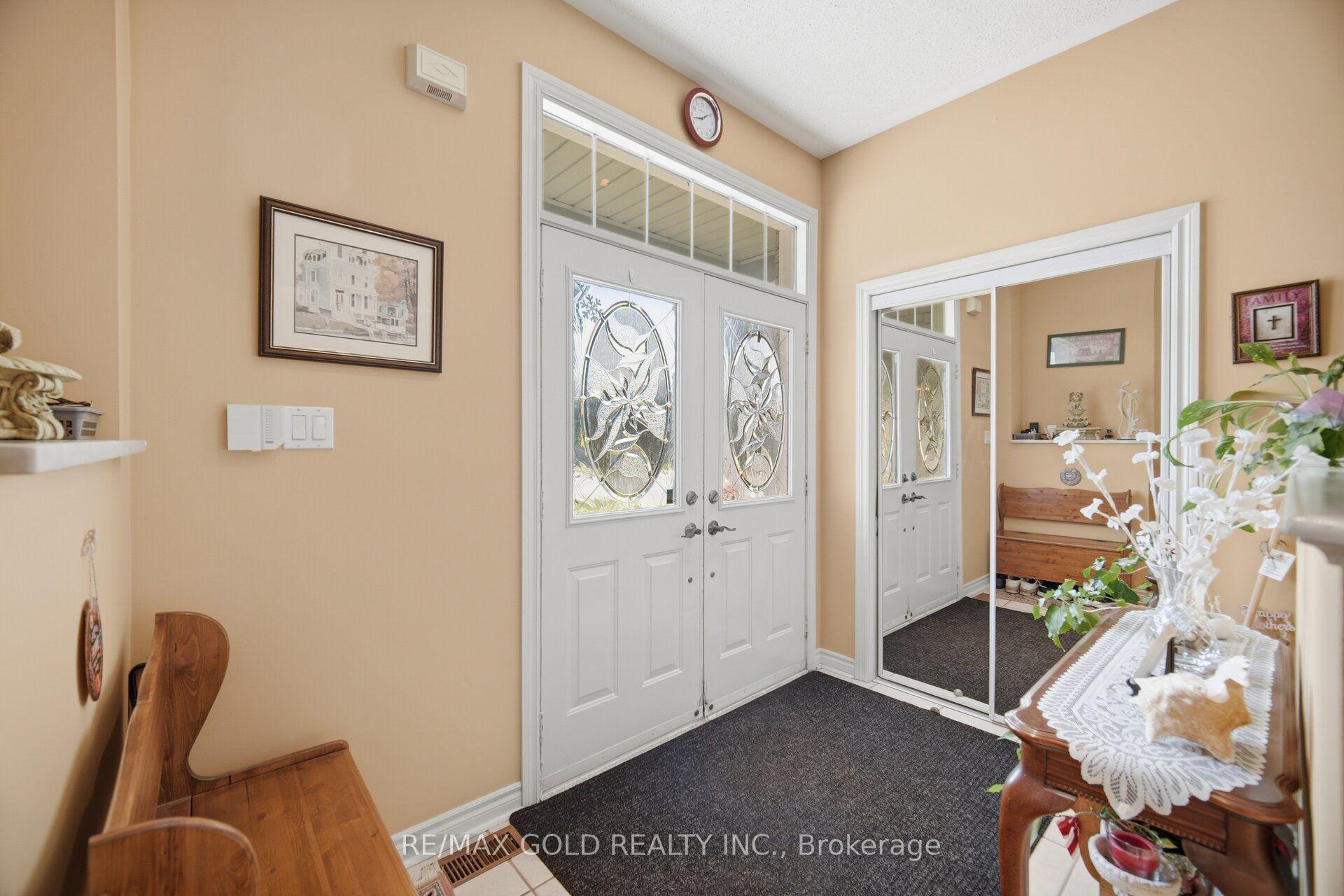 Photo 5 of 2 Sprucewood Crescent, Clarington, Rural Clarington — HOMEH