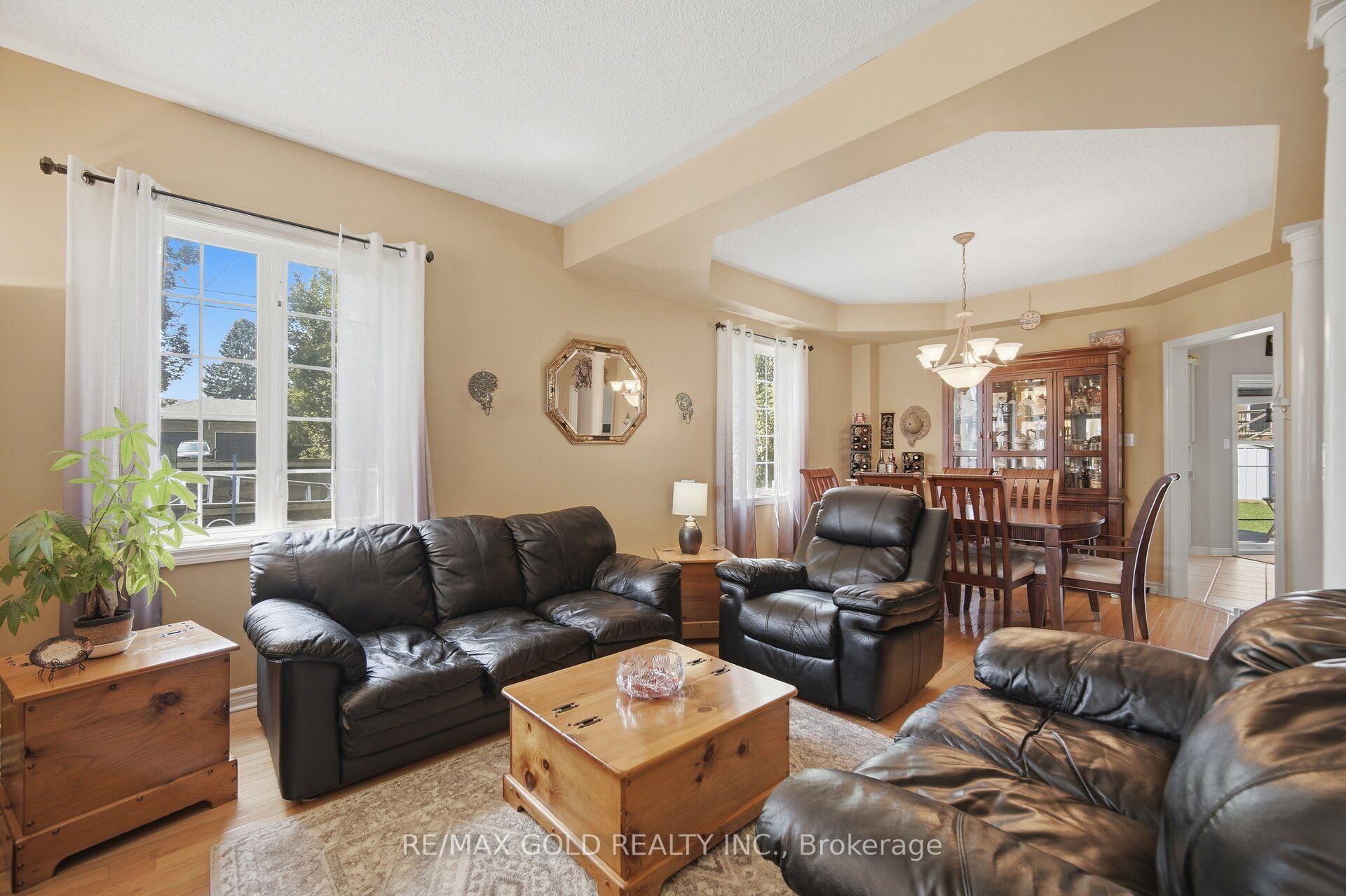 Photo 7 of 2 Sprucewood Crescent, Clarington, Rural Clarington — HOMEH