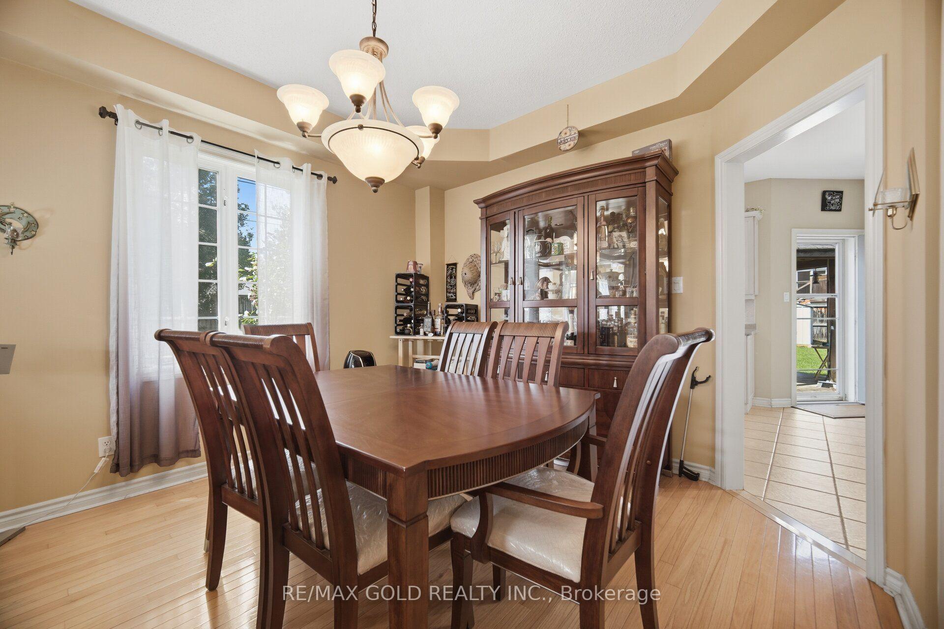 Photo 10 of 2 Sprucewood Crescent, Clarington, Rural Clarington — HOMEH