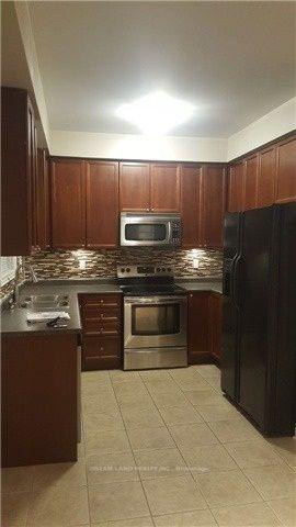 Photo 4 of 19 Stuart Avenue N, Barrie, Innis-Shore — HOMEH