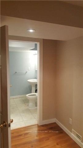 Photo 11 of 19 Stuart Avenue N, Barrie, Innis-Shore — HOMEH