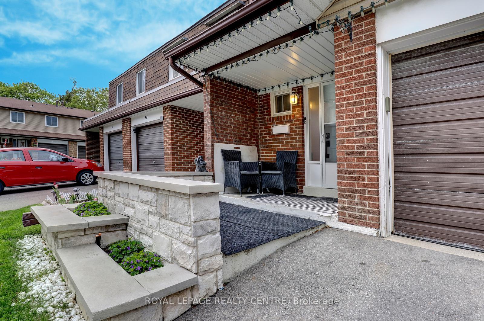 Photo 4 of Unit 60, 3025 Cedarglen Gate, Mississauga, Erindale — HOMEH