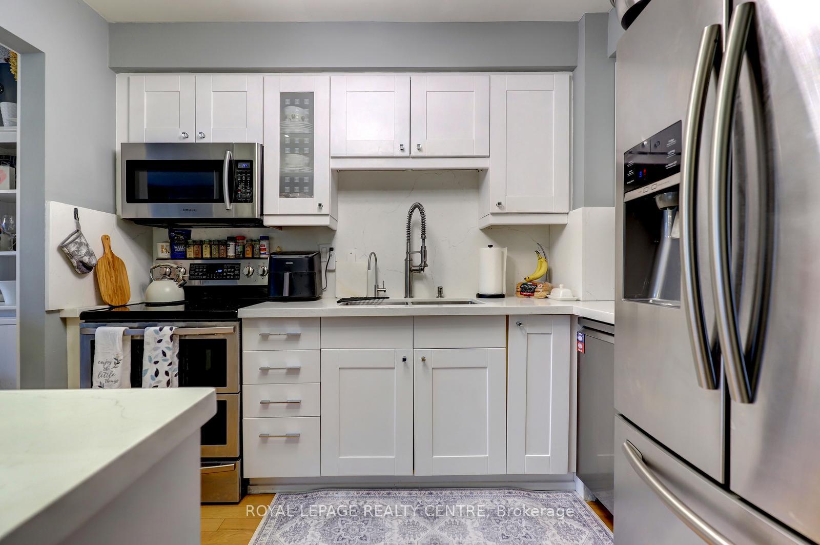 Photo 15 of Unit 60, 3025 Cedarglen Gate, Mississauga, Erindale — HOMEH