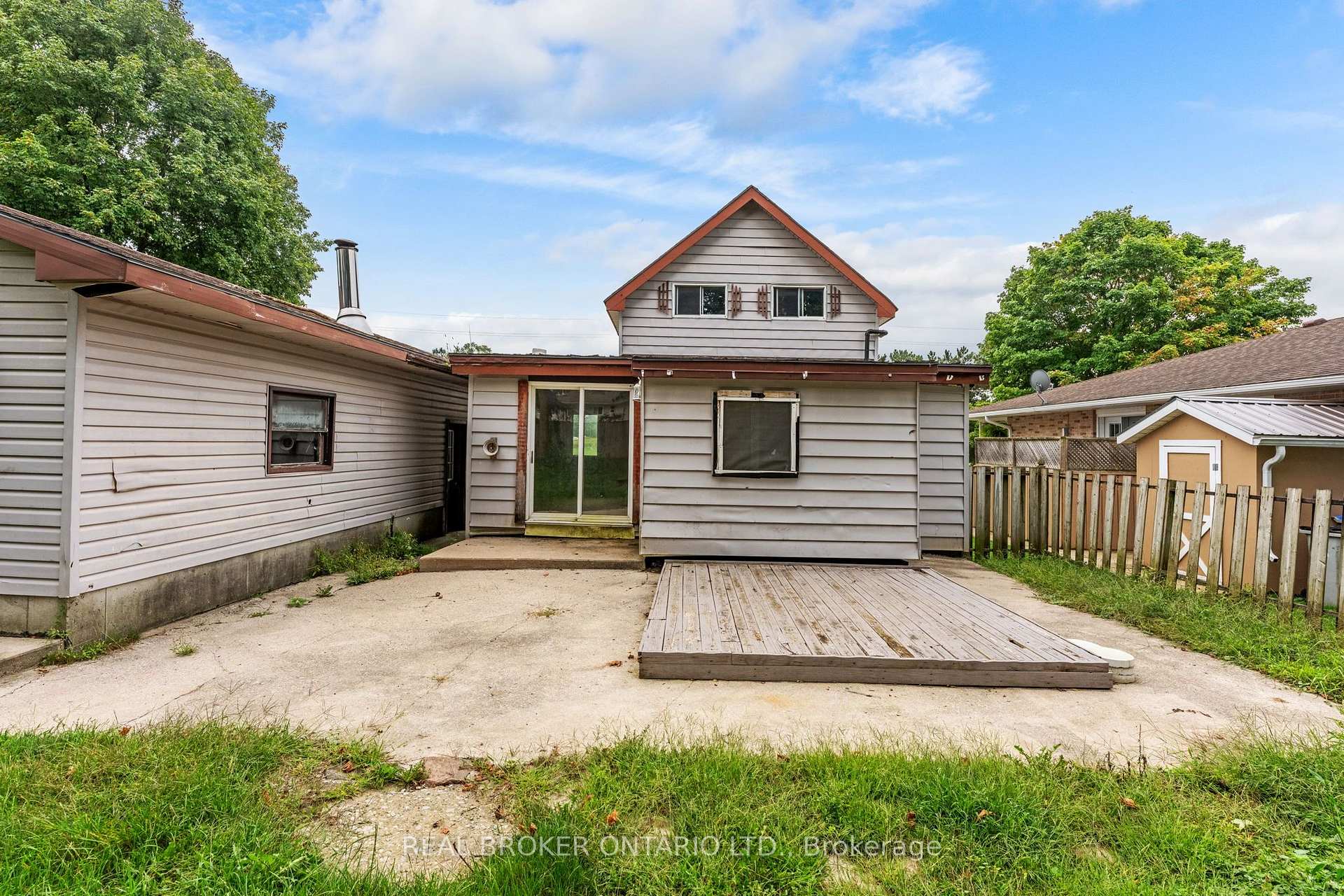 Photo 35 of 19 Coleman Street, Huron East, Seaforth — HOMEH