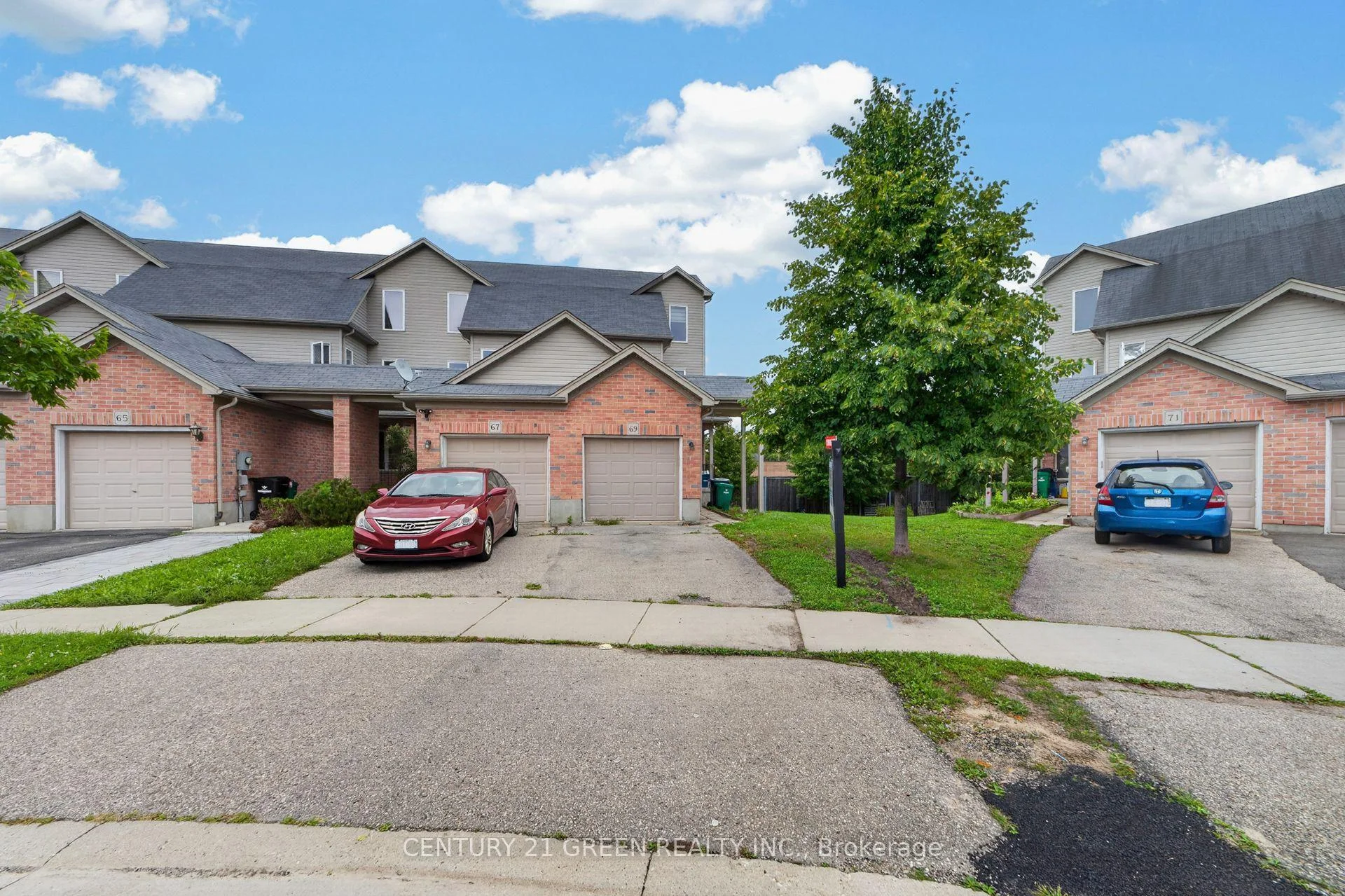 Photo 5 of 69 Brookfield Crescent, Kitchener, Country Hills West — HOMEH