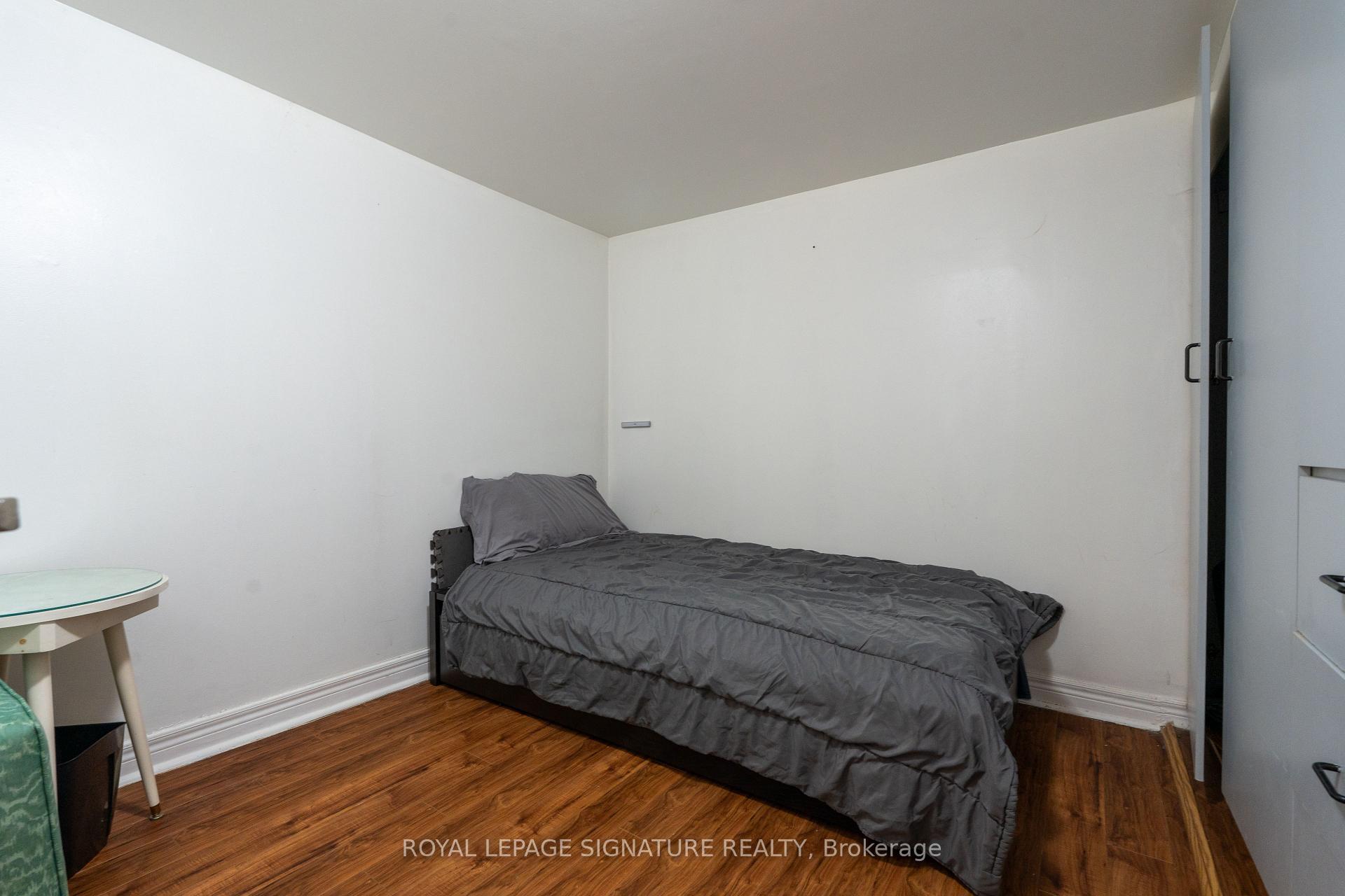 Photo 4 of Unit Lower, 674 Abana Road, Mississauga, Cooksville — HOMEH