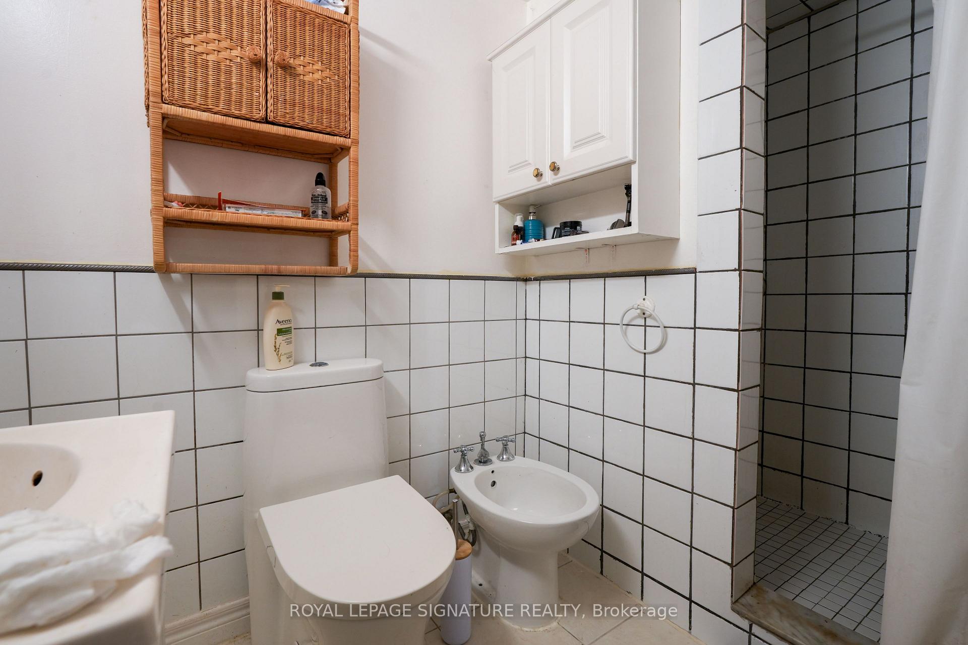 Photo 10 of Unit Lower, 674 Abana Road, Mississauga, Cooksville — HOMEH