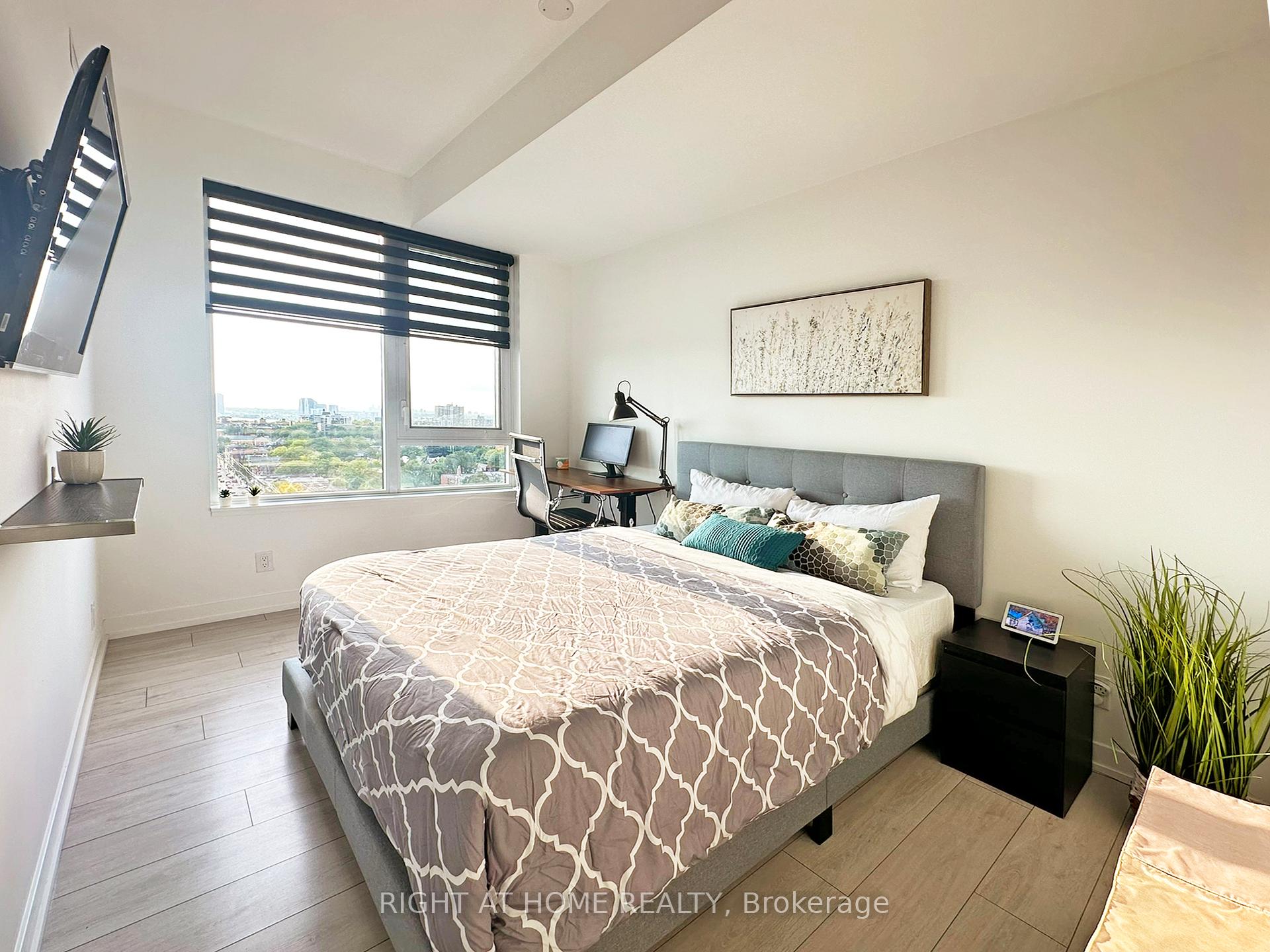 Photo 7 of Unit LPH12, 270 Dufferin Street, Toronto, South Parkdale — HOMEH