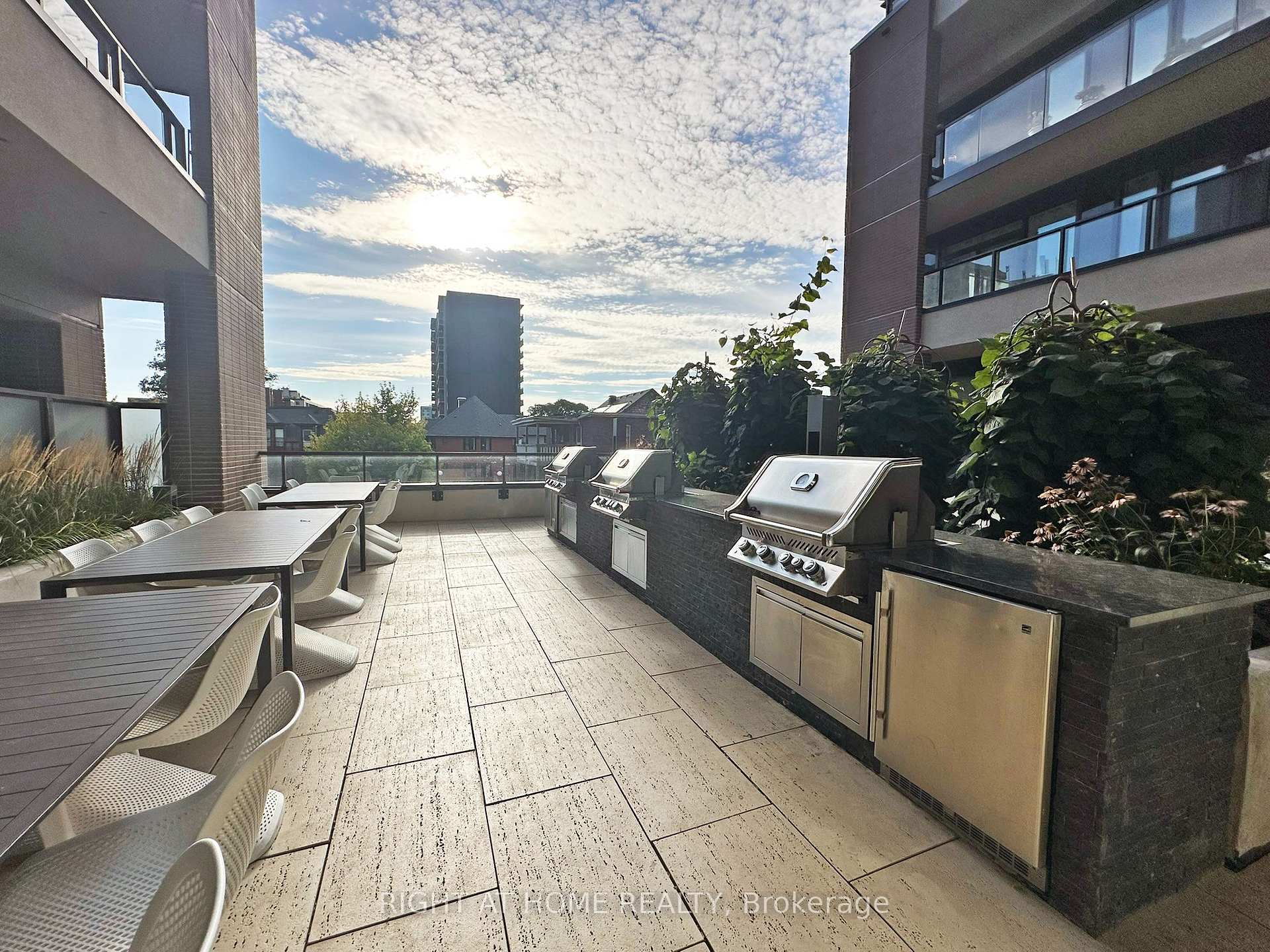 Photo 16 of Unit LPH12, 270 Dufferin Street, Toronto, South Parkdale — HOMEH