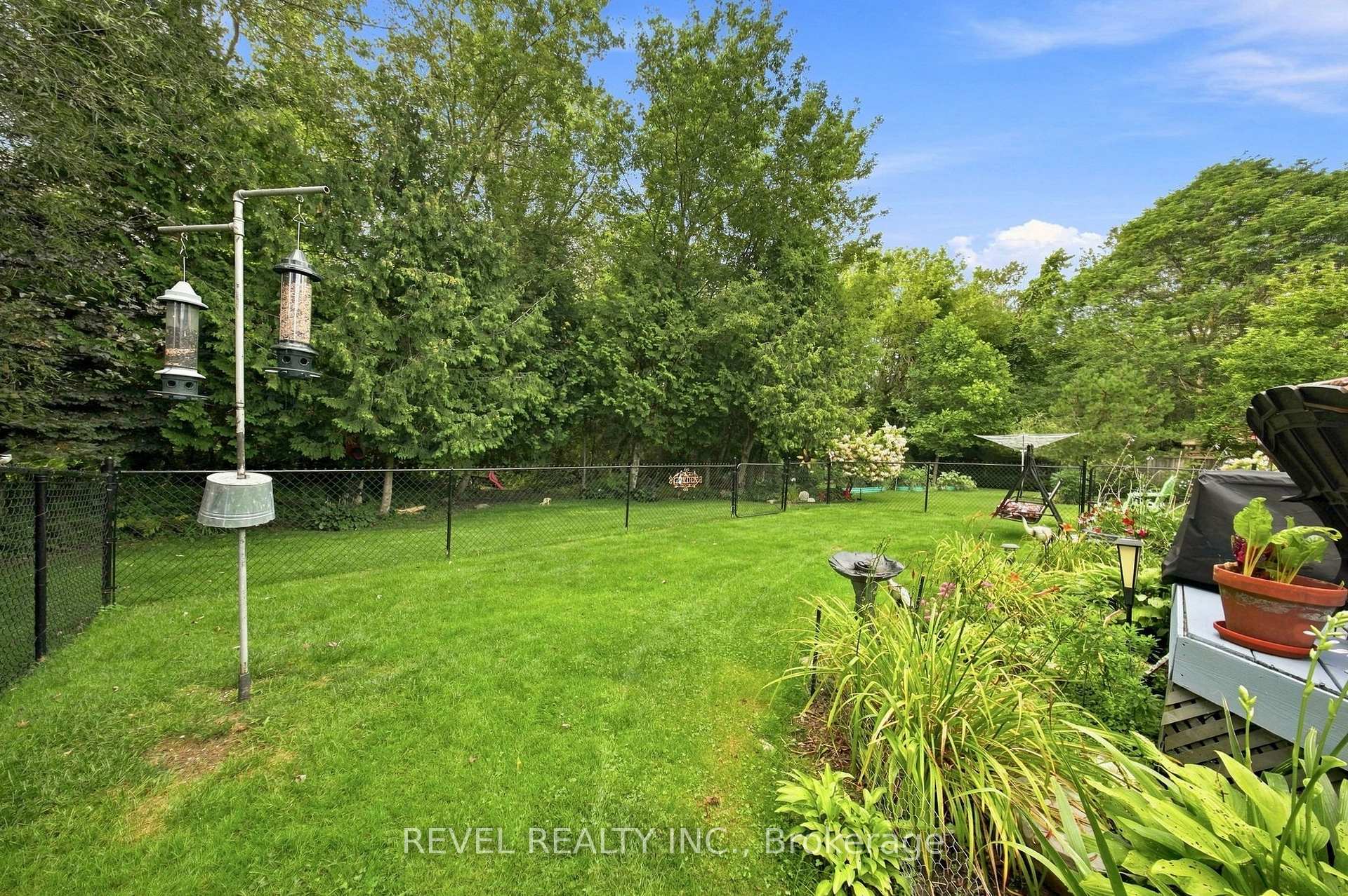 Photo 4 of 445 Nickerson Drive, Cobourg — HOMEH