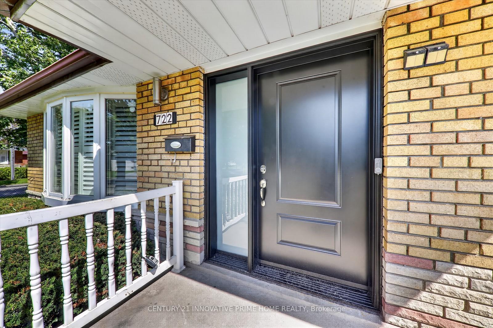 Photo 4 of 722 Brimorton Drive, Scarborough, Woburn — HOMEH