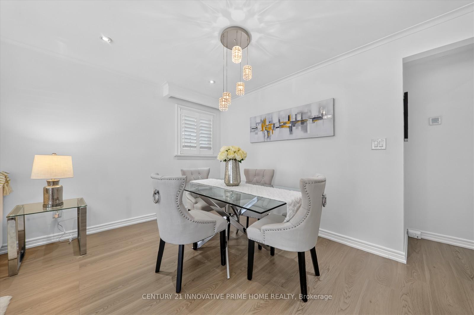Photo 6 of 722 Brimorton Drive, Scarborough, Woburn — HOMEH
