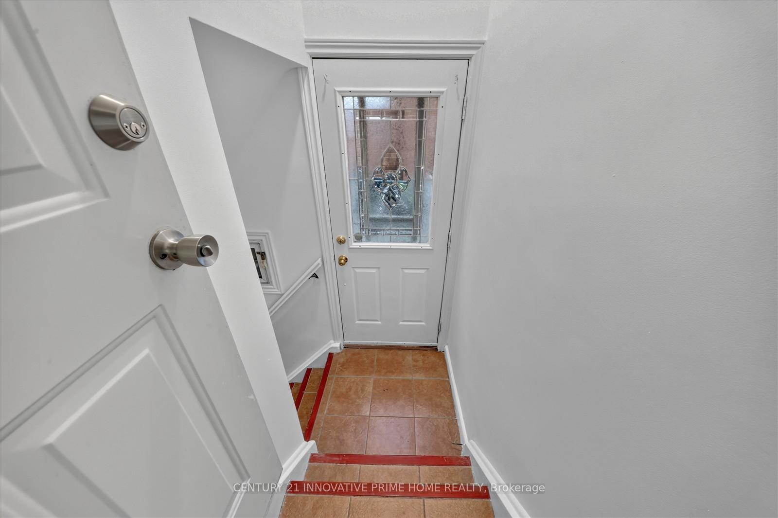 Photo 17 of 722 Brimorton Drive, Scarborough, Woburn — HOMEH