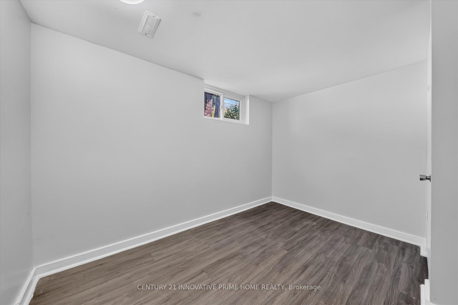 Photo 19 of 722 Brimorton Drive, Scarborough, Woburn — HOMEH