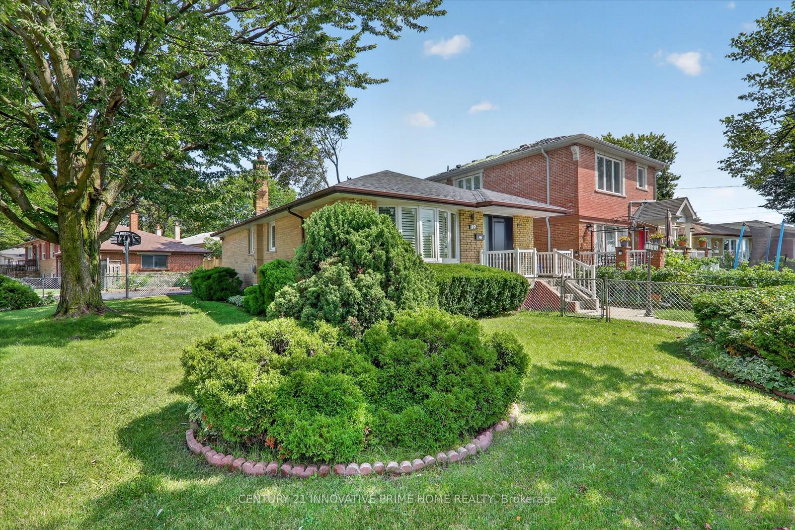 Photo 32 of 722 Brimorton Drive, Scarborough, Woburn — HOMEH