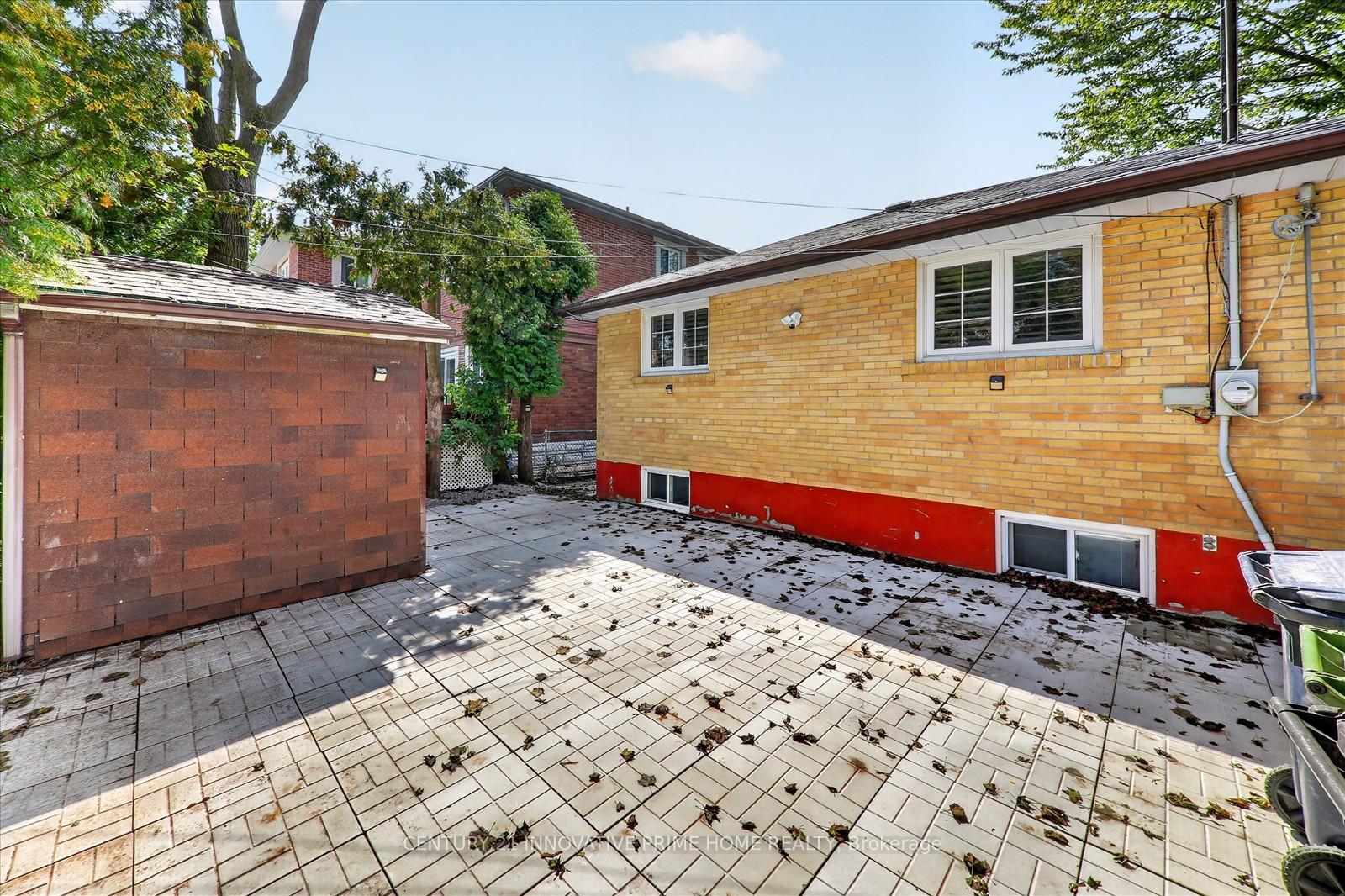 Photo 34 of 722 Brimorton Drive, Scarborough, Woburn — HOMEH