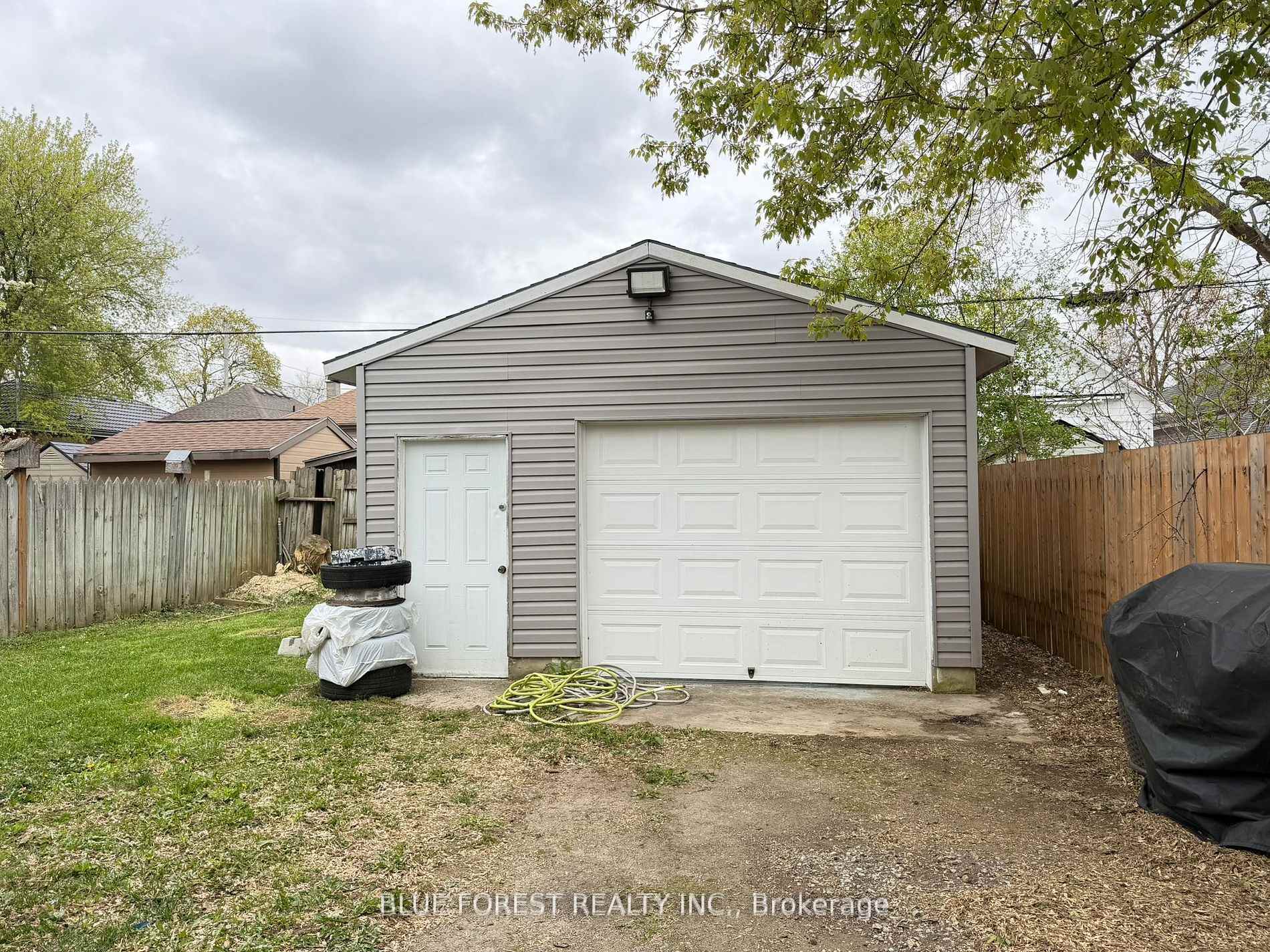 Photo 23 of 104 Delaware Street, London, East M — HOMEH